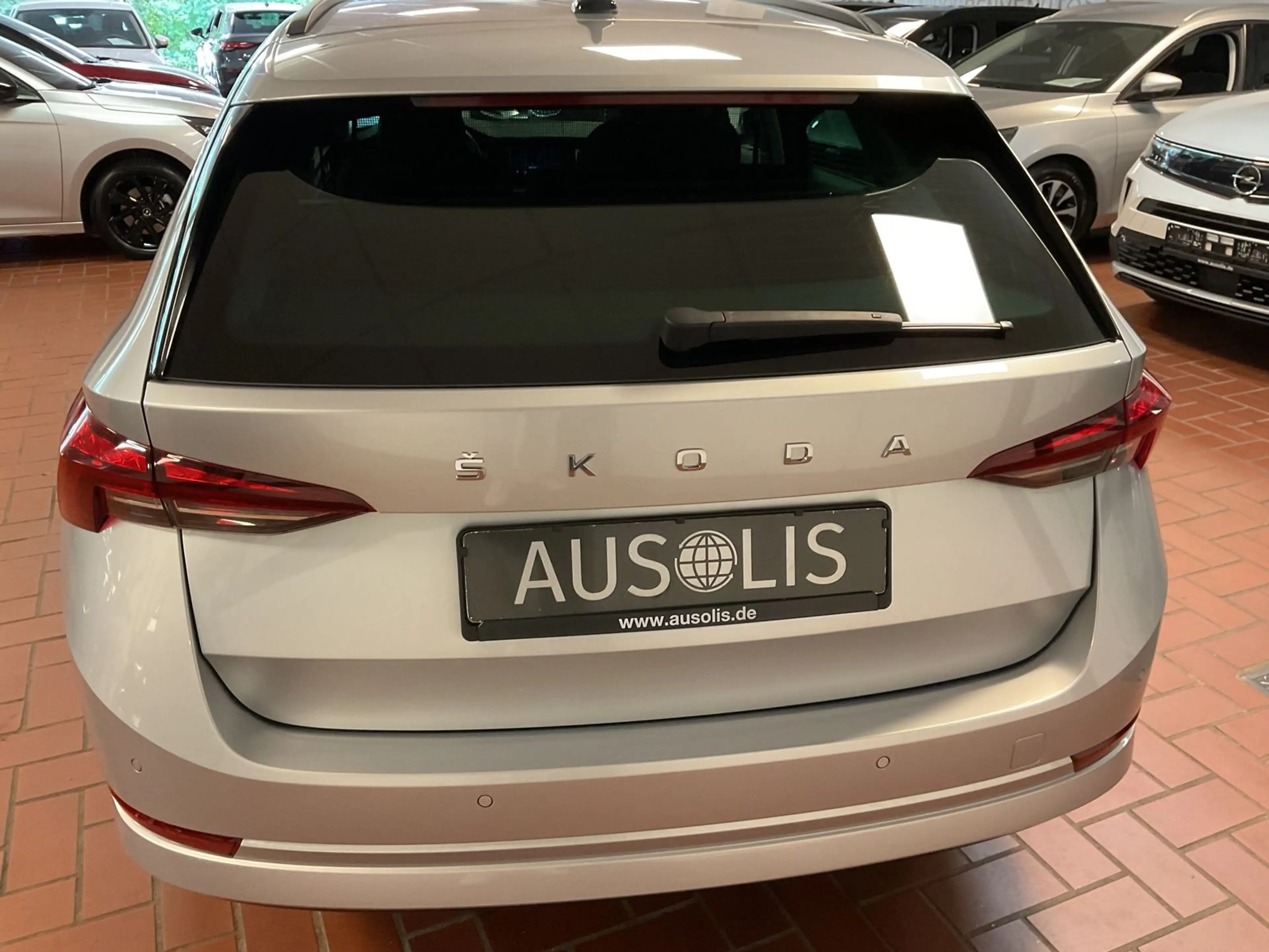 Skoda Octavia Combi 2.0 TDI LED,PDC,Navi — photo 5