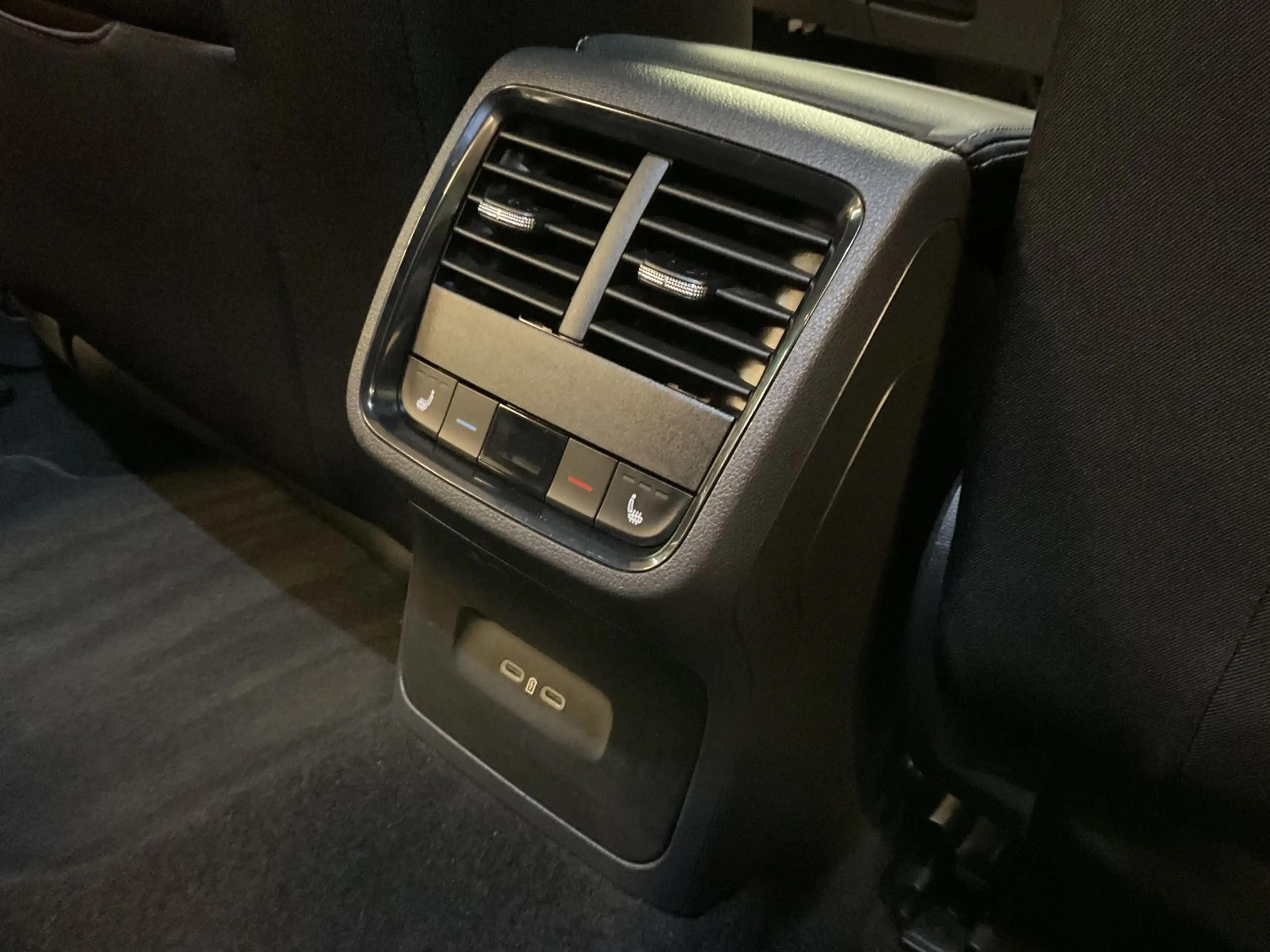 Skoda Octavia Combi 2.0 TDI LED,PDC,Navi — photo 12