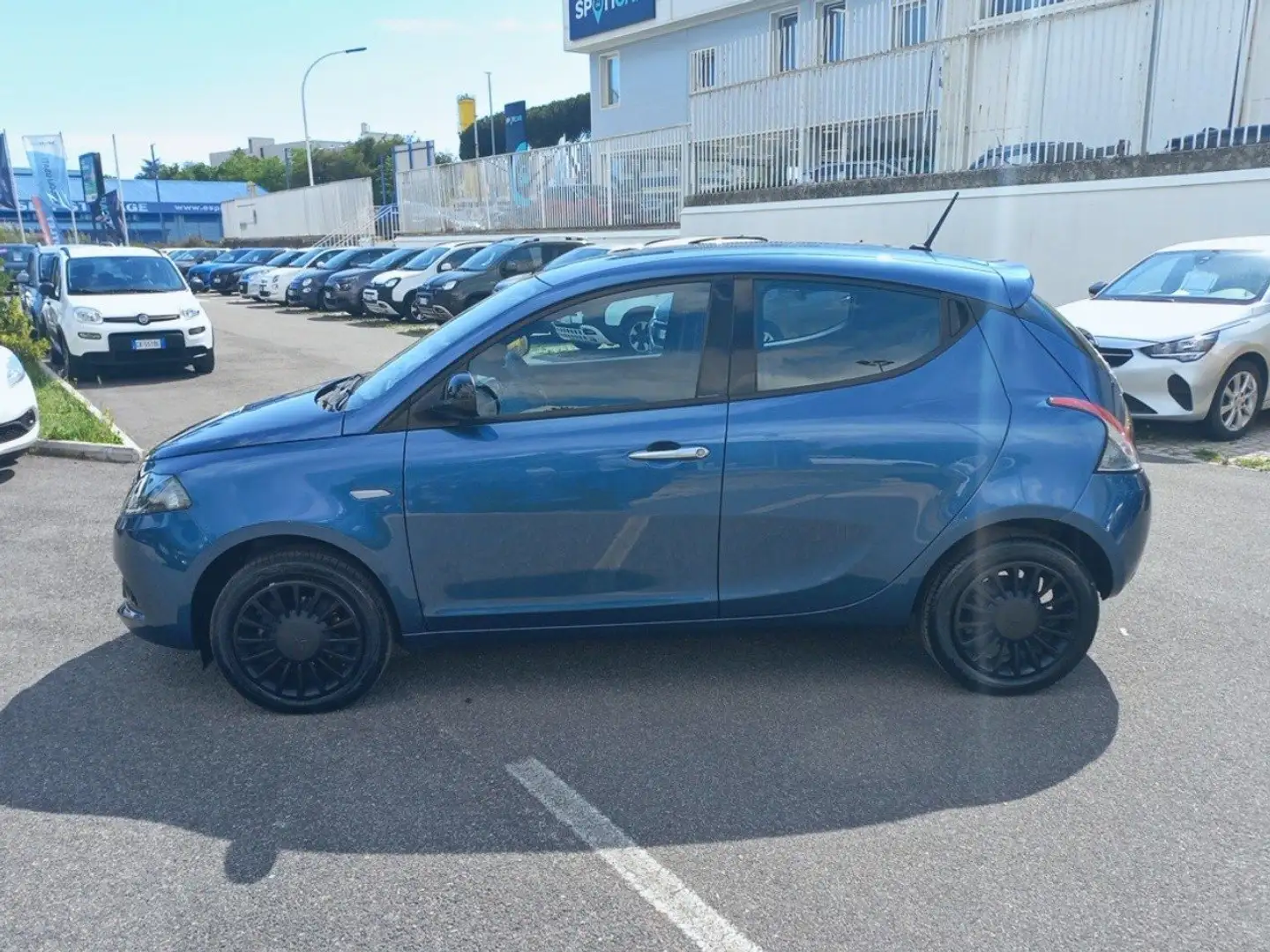 Lancia Ypsilon 1.0 FireFly 70cv S&S Hybrid SILVER Bleu - 2