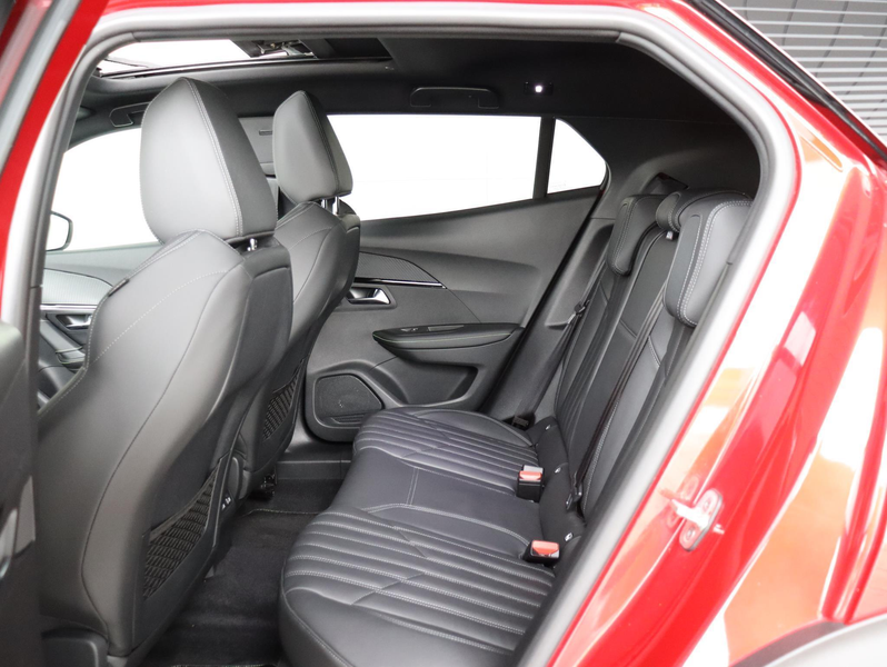 Peugeot 2008 1.2 PureTech GT 156pk | Pano-dak | Leder | Massage — photo 8