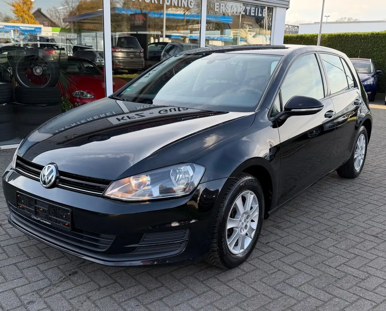 Volkswagen Golf VII Lim. Trendline BMT Schwarz - 1