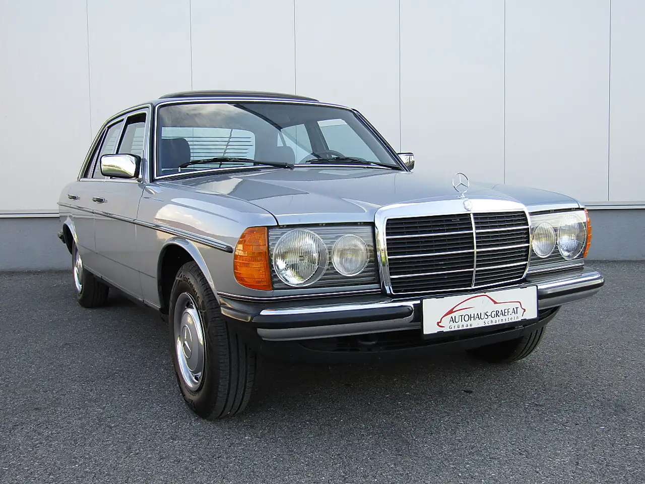 Mercedes-Benz 200 W123, foto 6