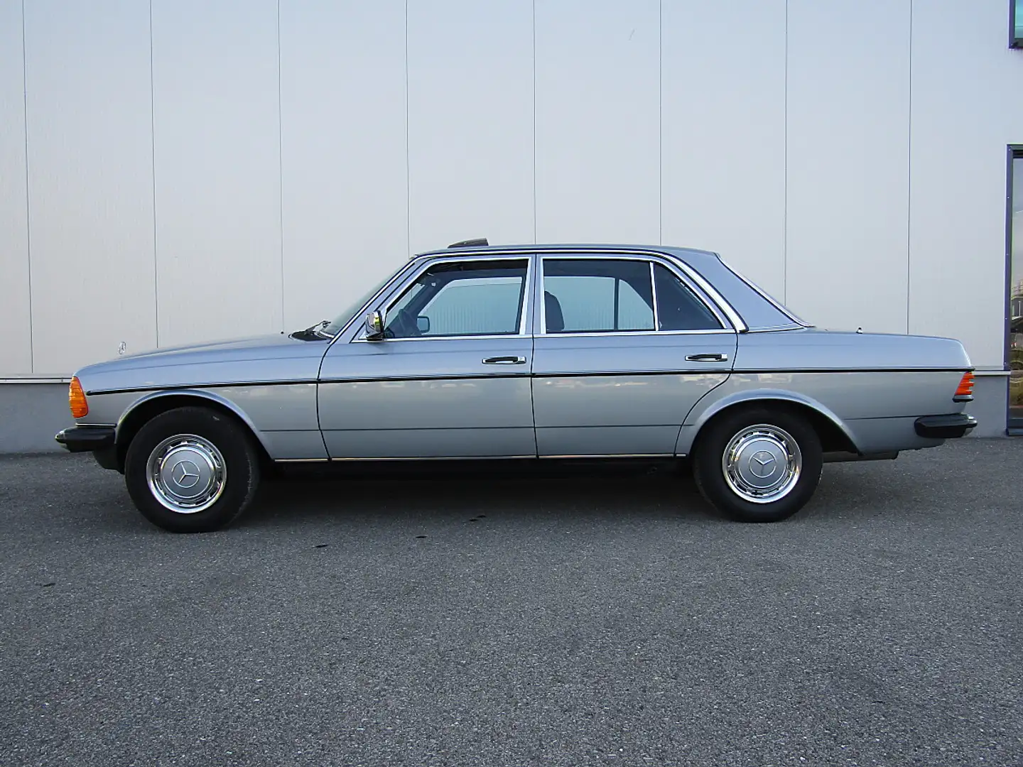Mercedes-Benz Sonstige 200 W123 Blau - 2