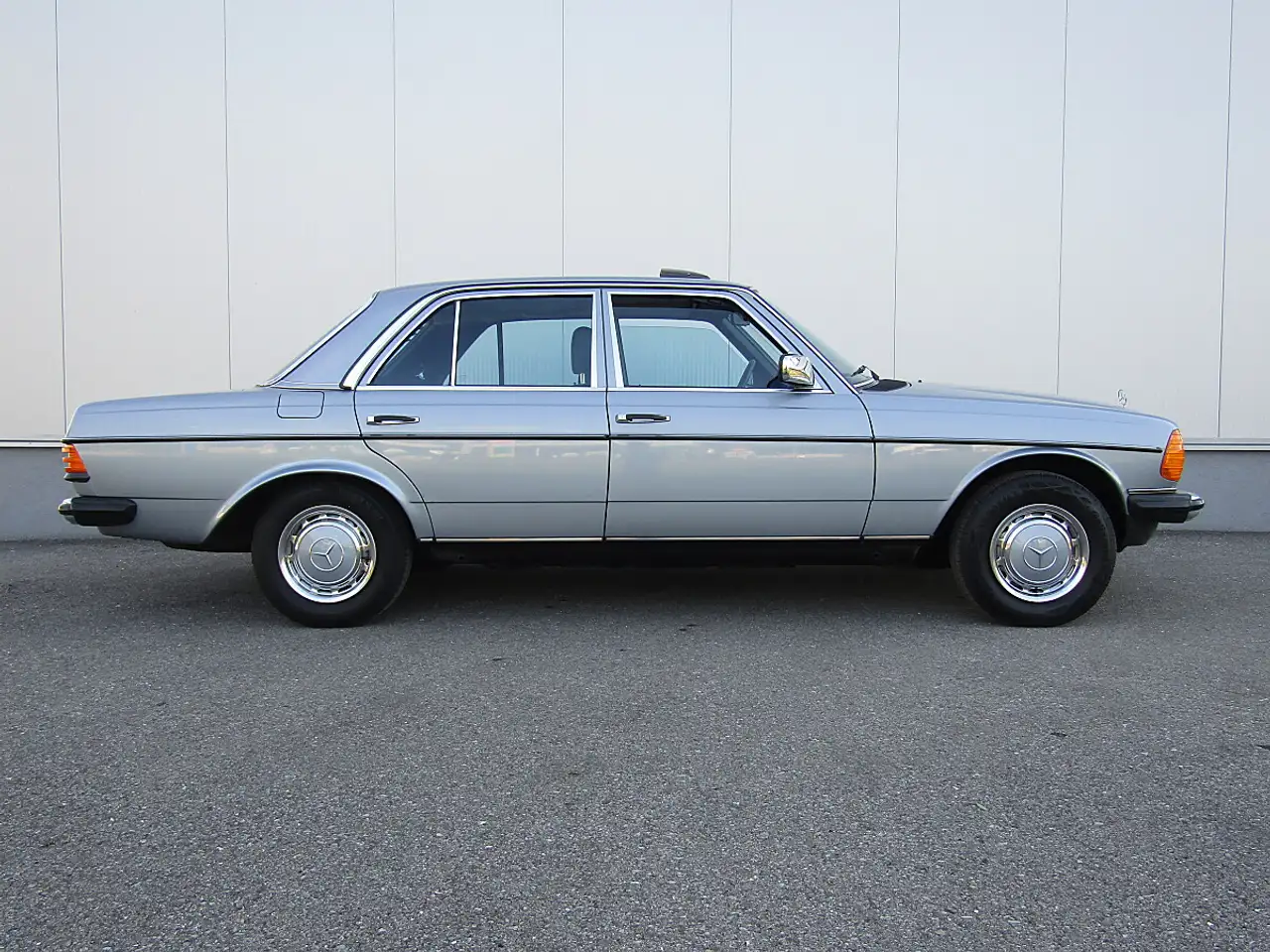 Mercedes-Benz 200 W123, foto 5