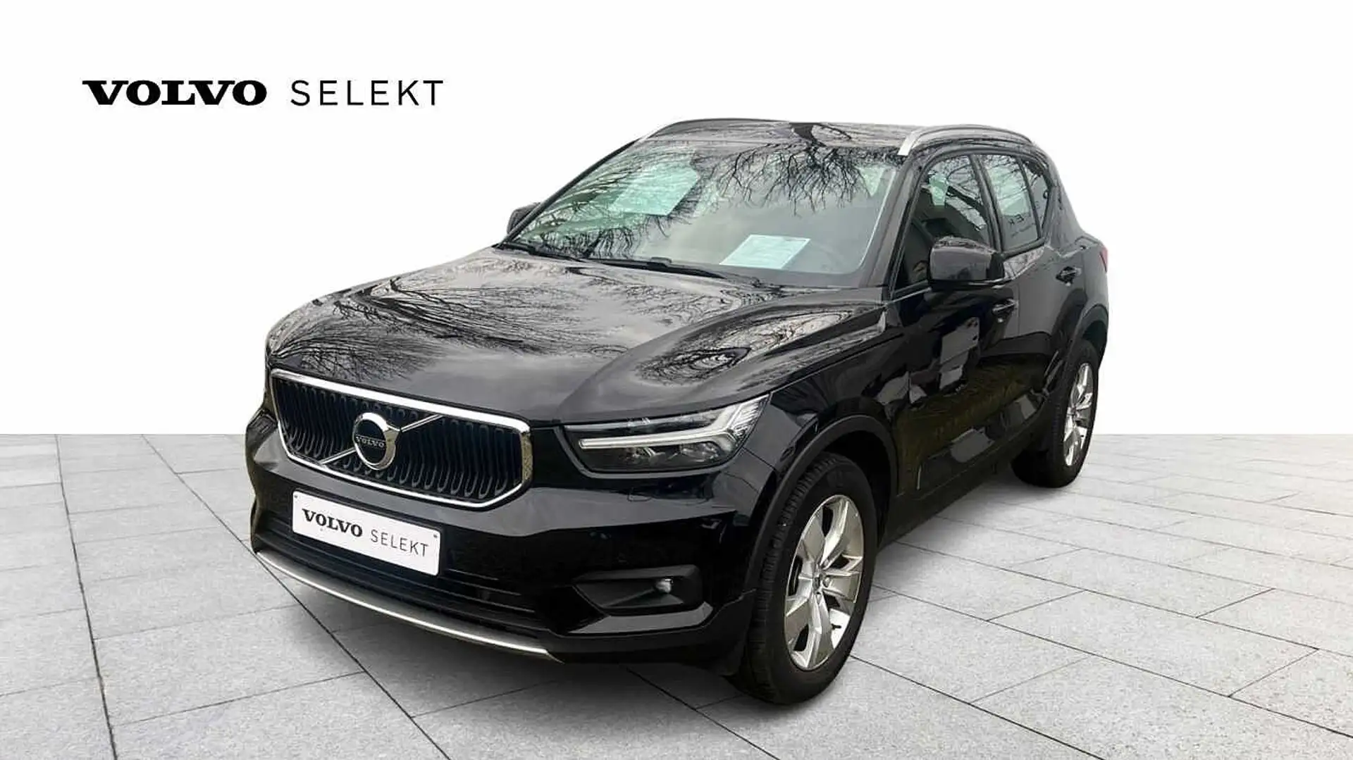 Volvo XC40 Momentum Pro, B4 AWD mildhybrid Zwart - 1