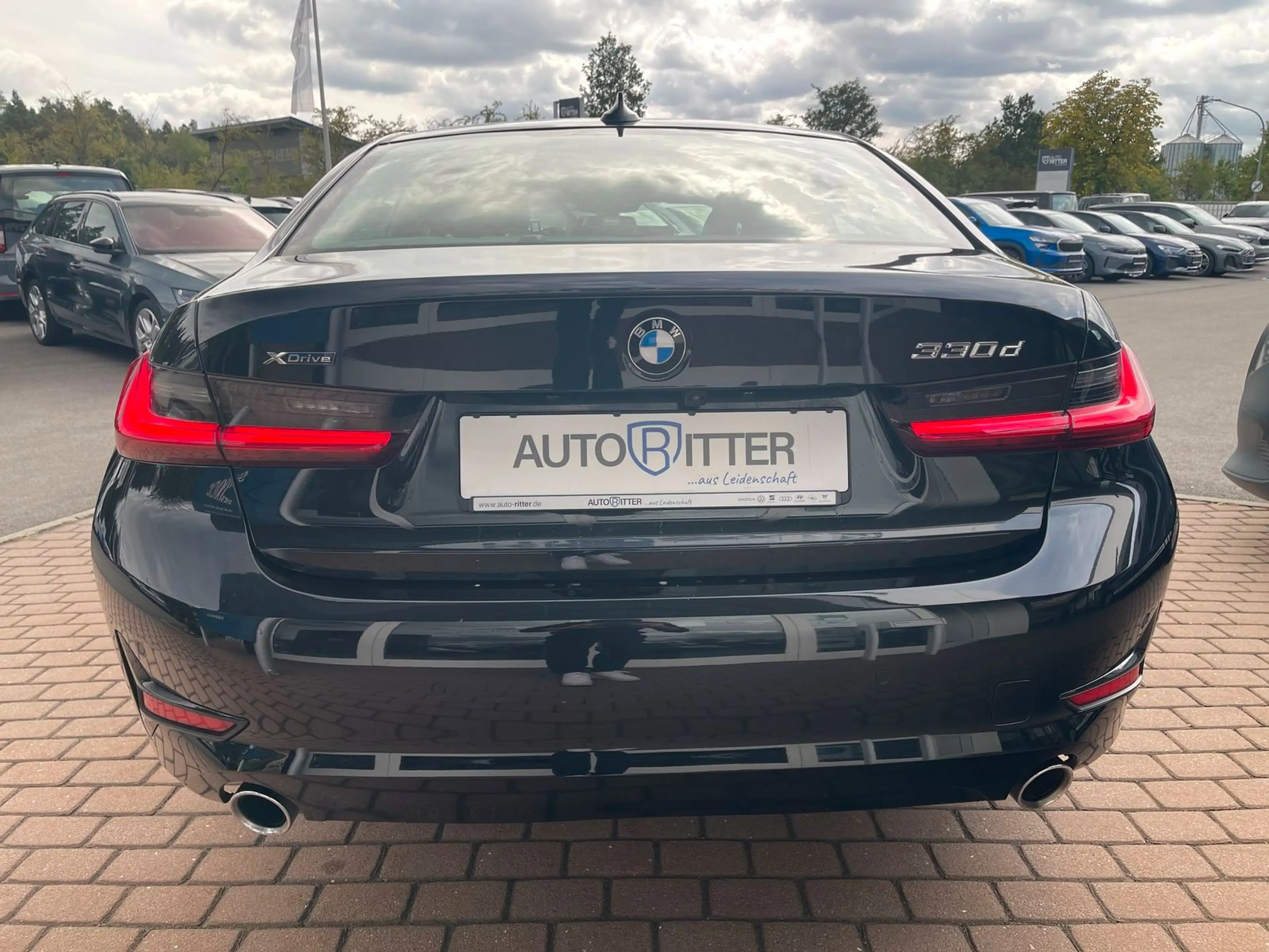 BMW 330 d xDrive Limo Navi+Schiebedach+Sportsitze... — photo 6