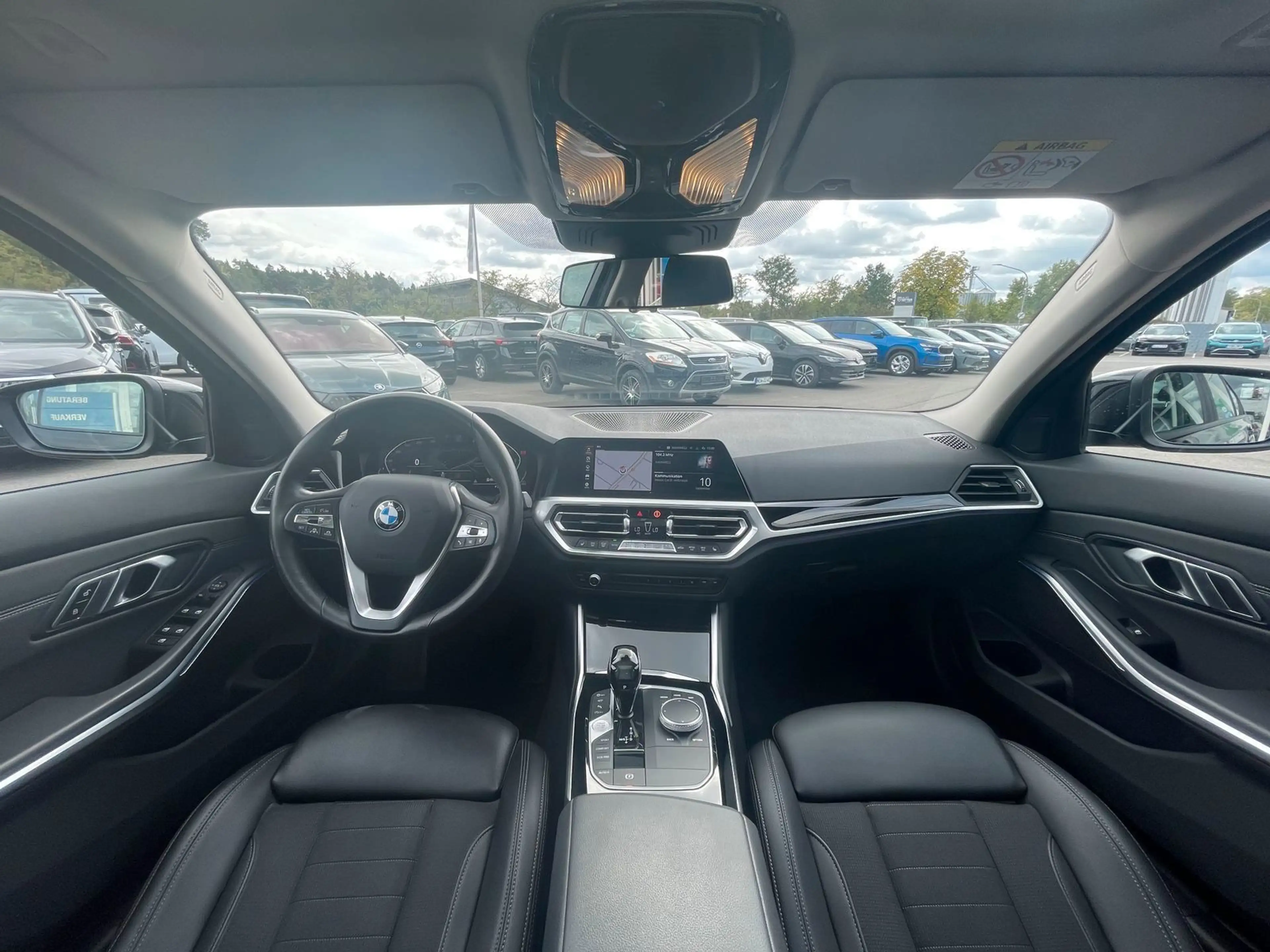 BMW 330 d xDrive Limo Navi+Schiebedach+Sportsitze... — photo 10