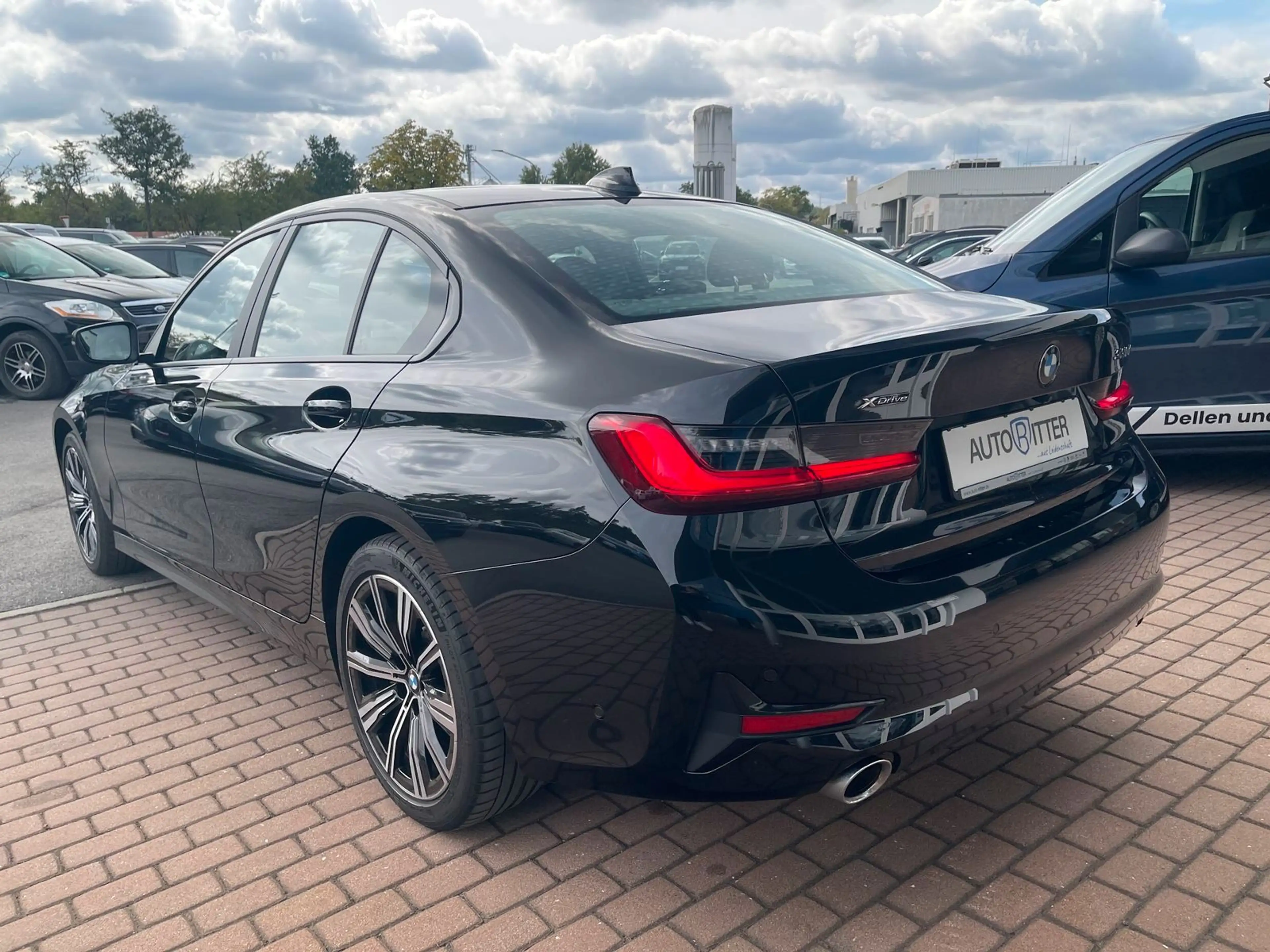 BMW 330 d xDrive Limo Navi+Schiebedach+Sportsitze... — photo 7