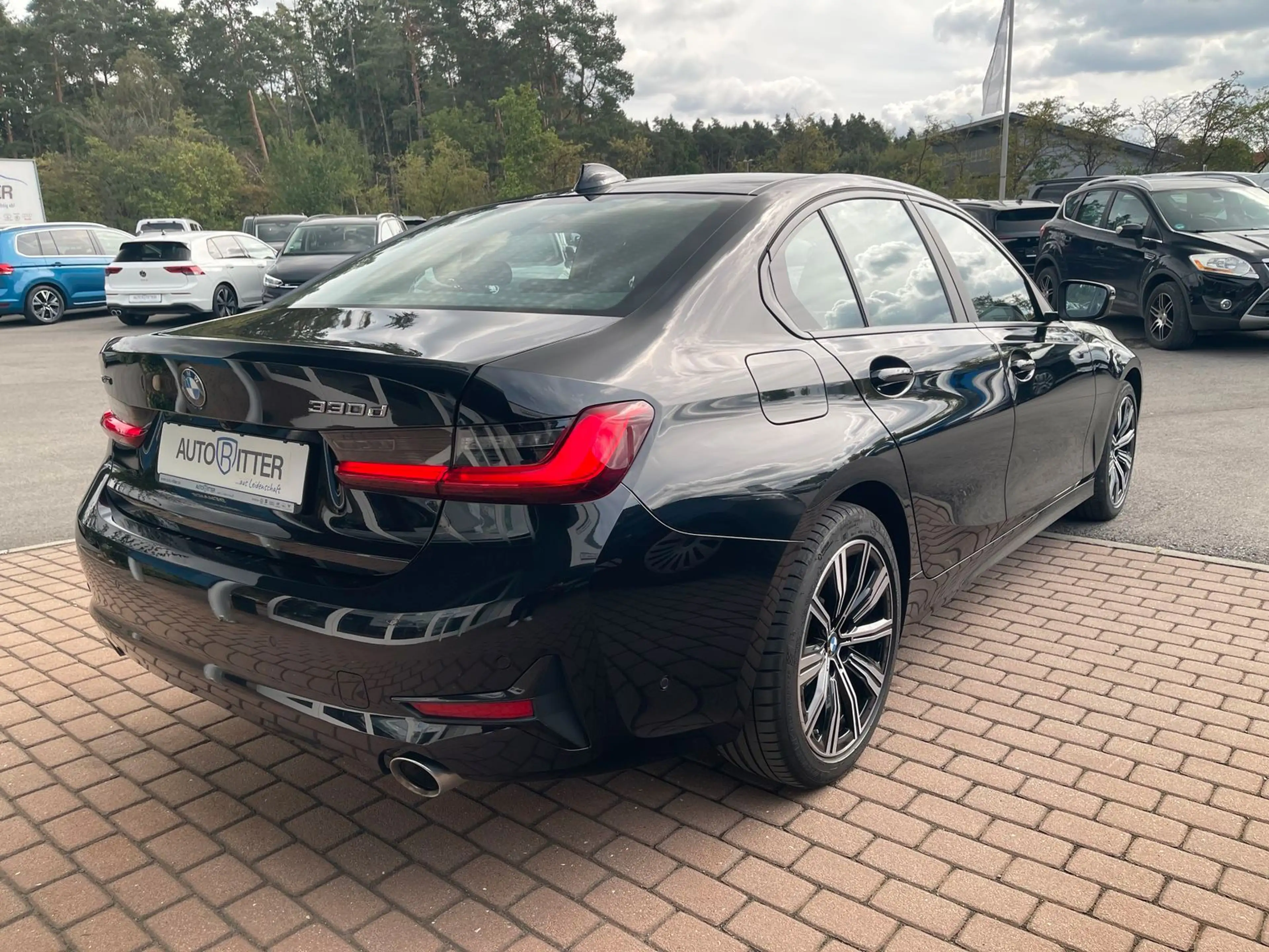 BMW 330 d xDrive Limo Navi+Schiebedach+Sportsitze... — photo 5