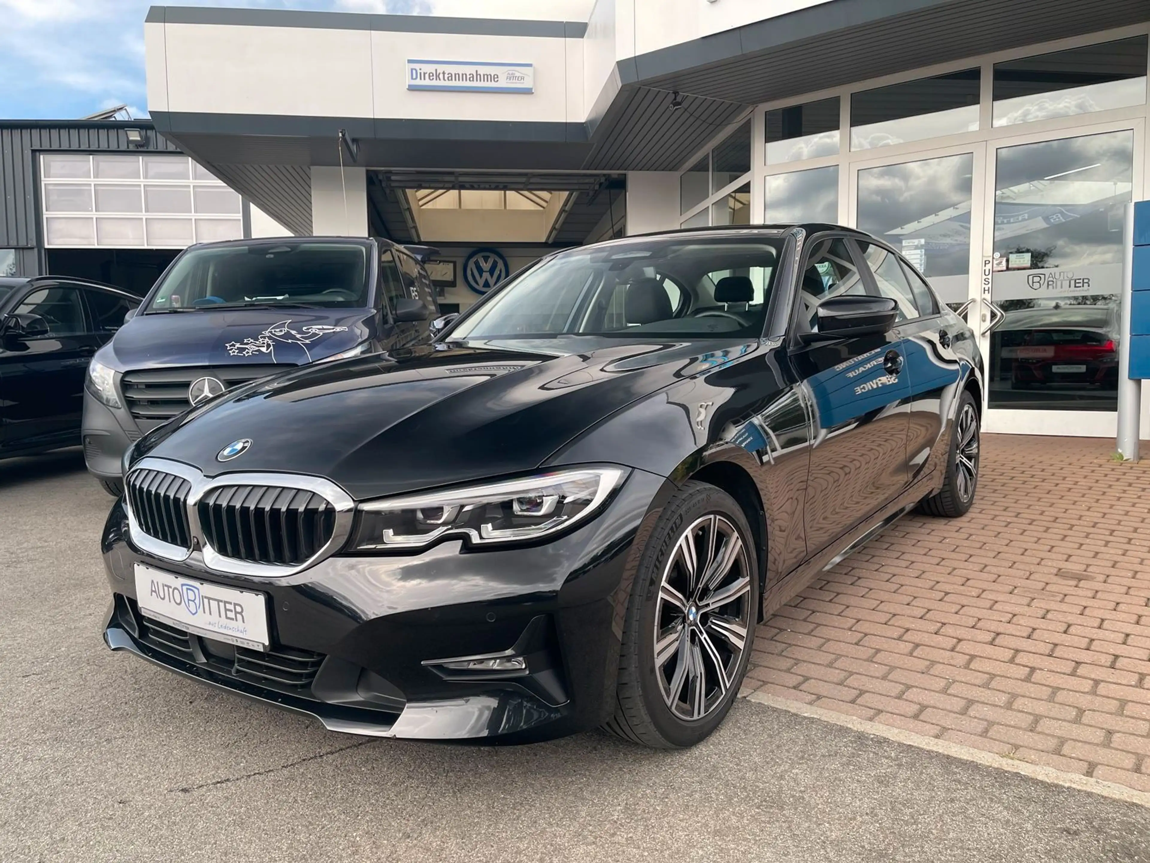 BMW 330 d xDrive Limo Navi+Schiebedach+Sportsitze... — photo 3