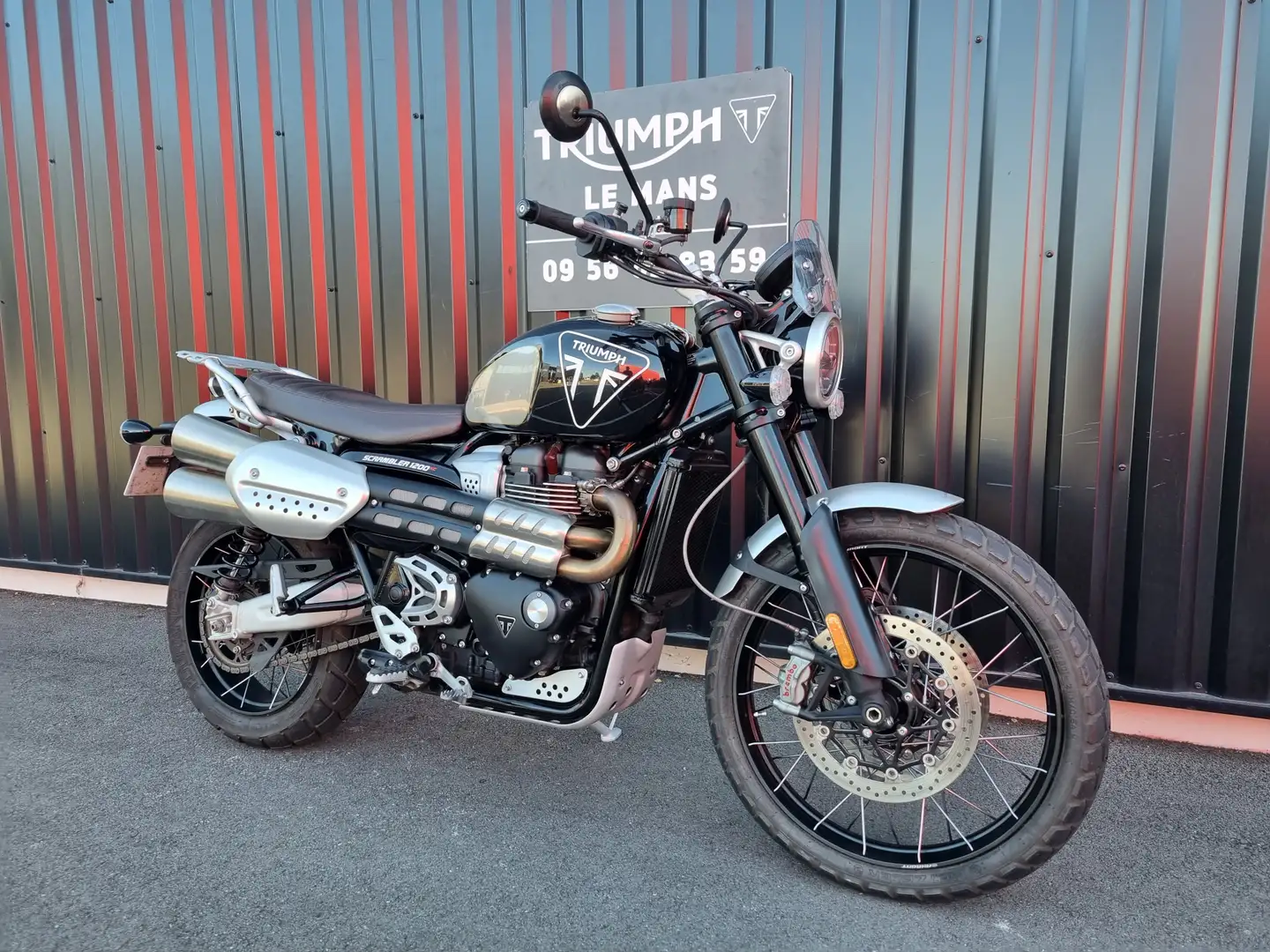 Triumph Scrambler Noir - 2