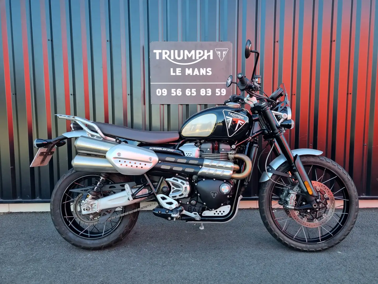 Triumph Scrambler Noir - 1