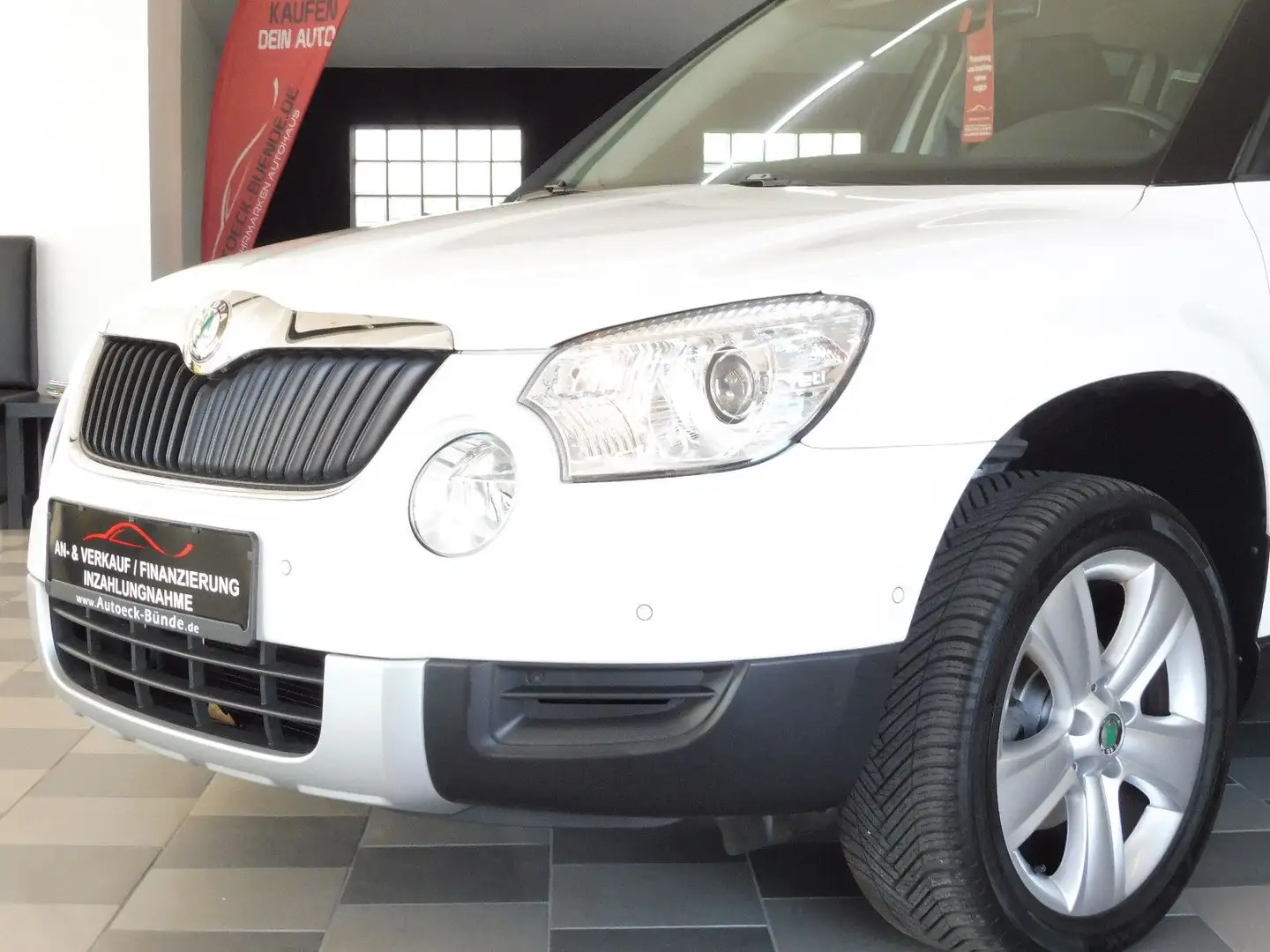 Skoda Yeti 1.2 TSI Elegance Plus Edition DSG/Xen/Navi Weiß - 1