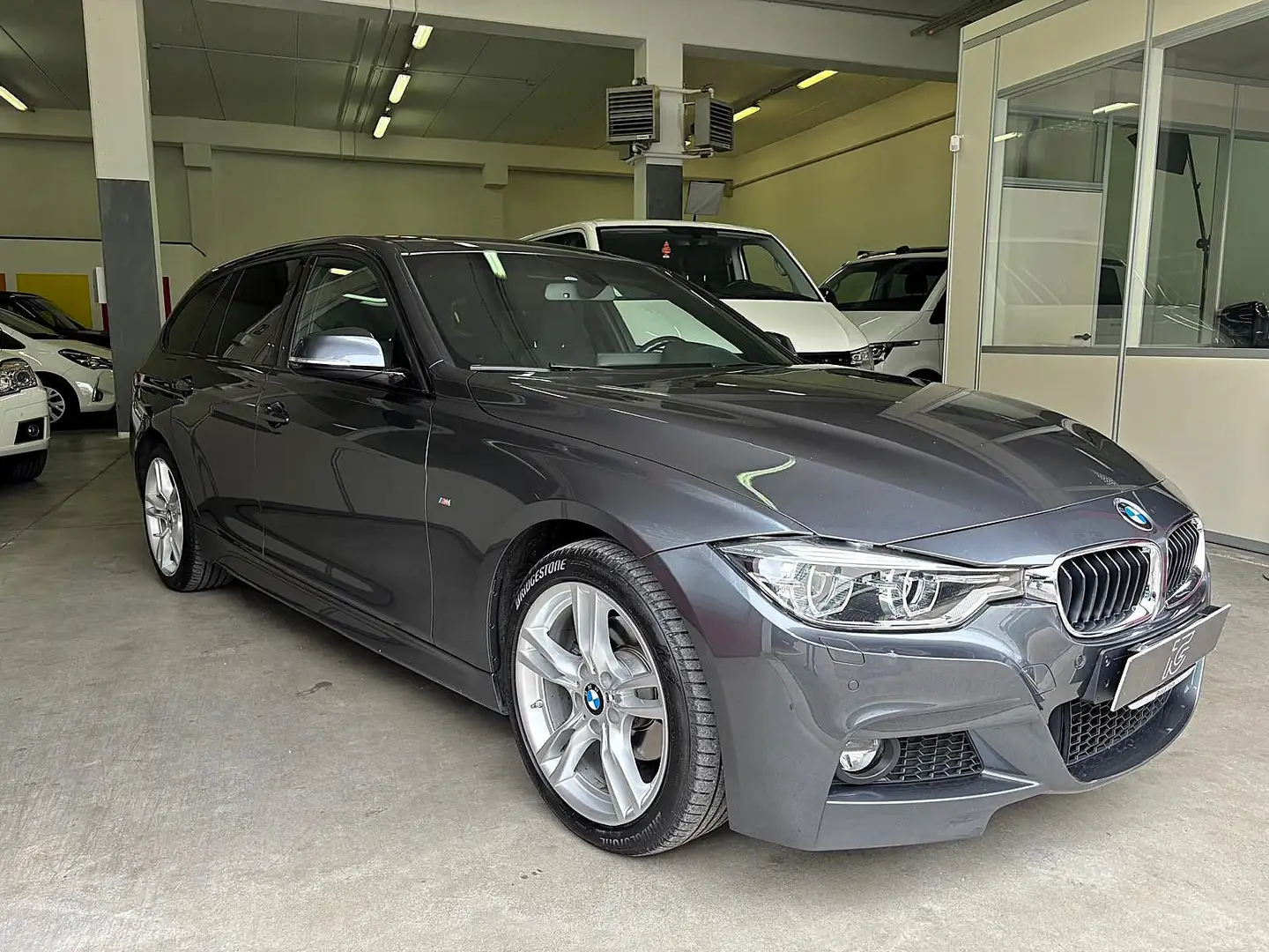 BMW 320 320d Touring xdrive Msport auto Šedá - 1