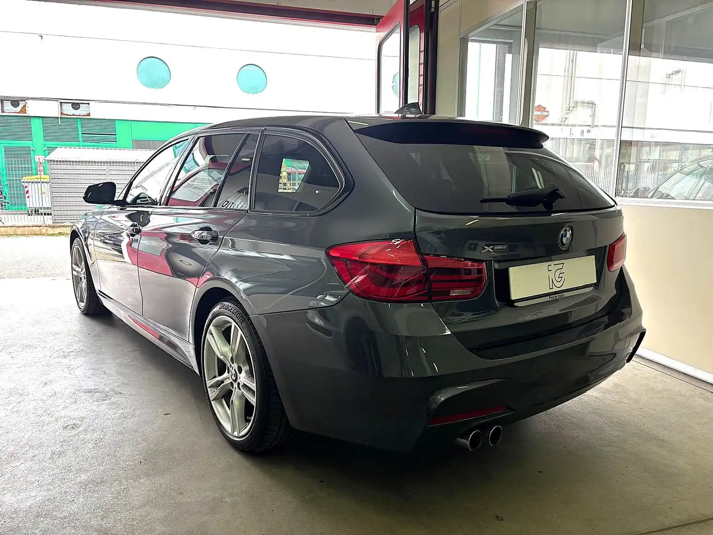 BMW 320 320d Touring xdrive Msport auto Šedá - 2