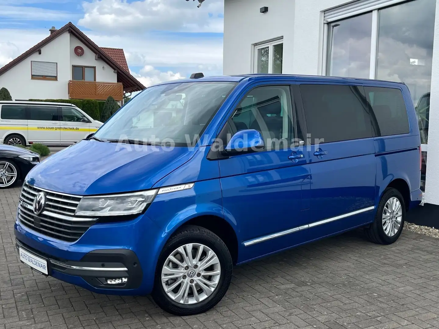 Volkswagen T6 Multivan T6.1 Multivan Generation SIX 4 Motion AHK ACC Bleu - 1