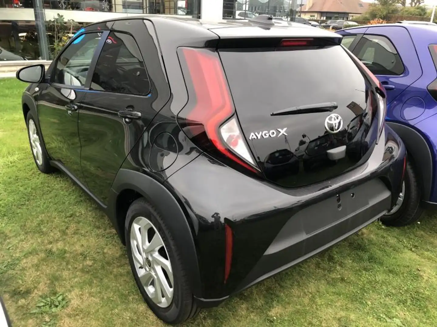 Toyota Aygo X Active Zwart - 2