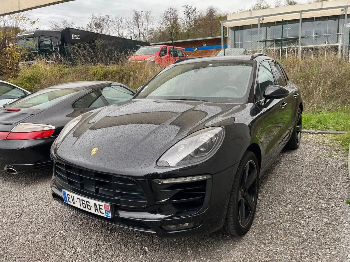 Porsche Macan 3.6L V6 Turbo 400cv Zwart - 2