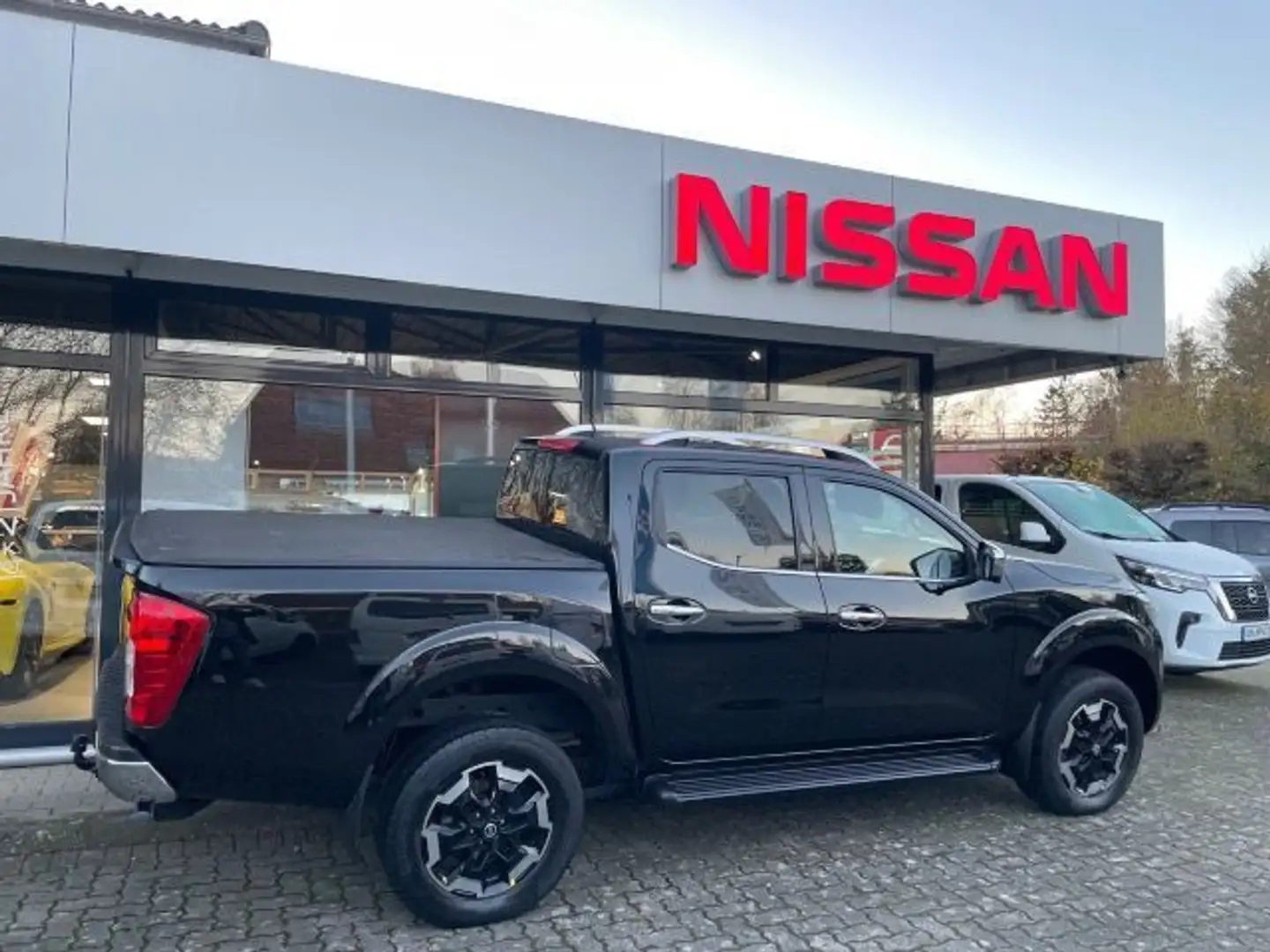Nissan Navara N-Connecta Double Cab 4x4, 4x neue All Te Schwarz - 2