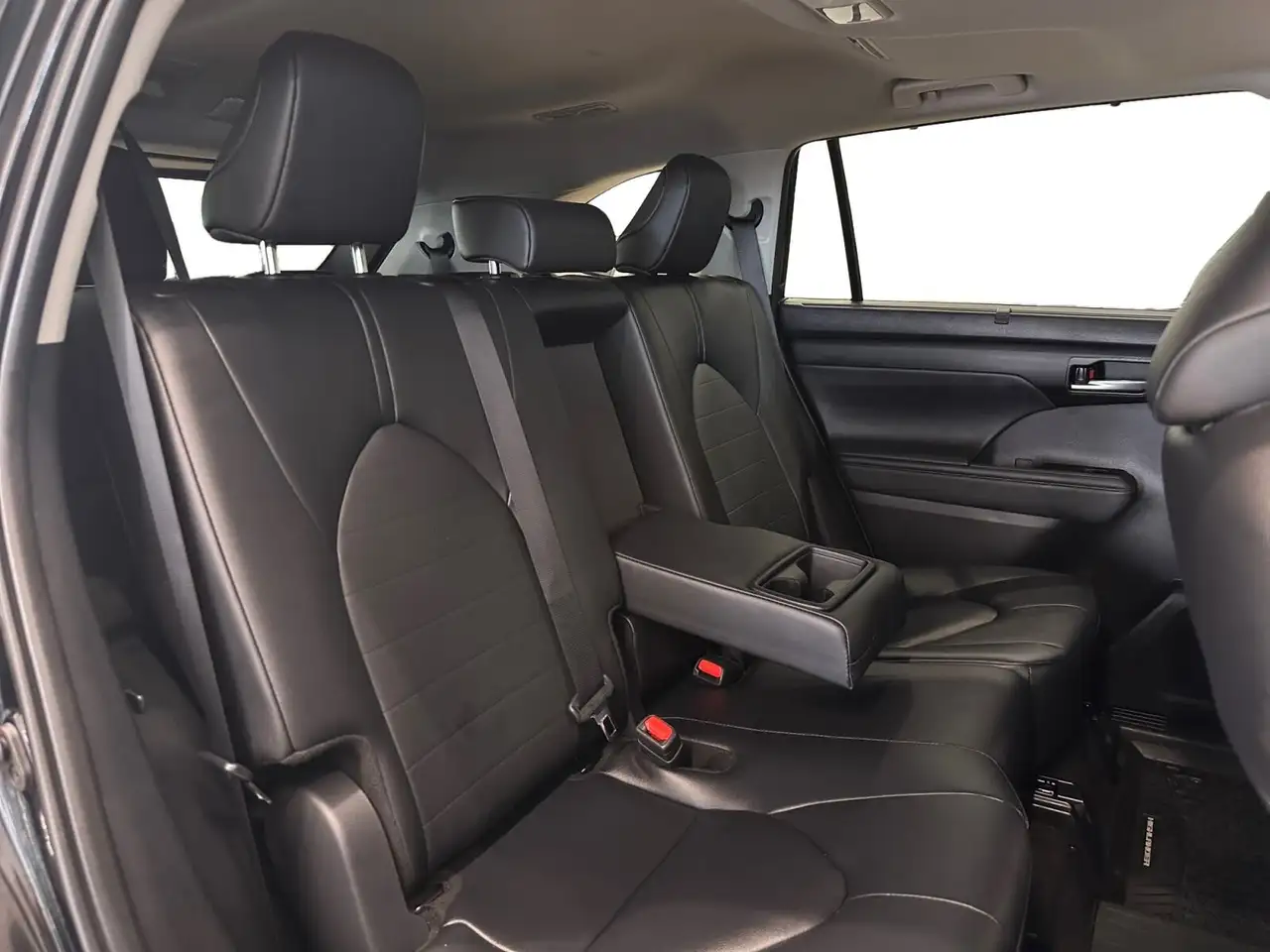 Toyota Highlander снимка Toyota Highlander