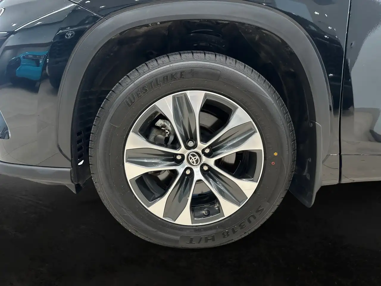 Toyota Highlander снимка Toyota Highlander