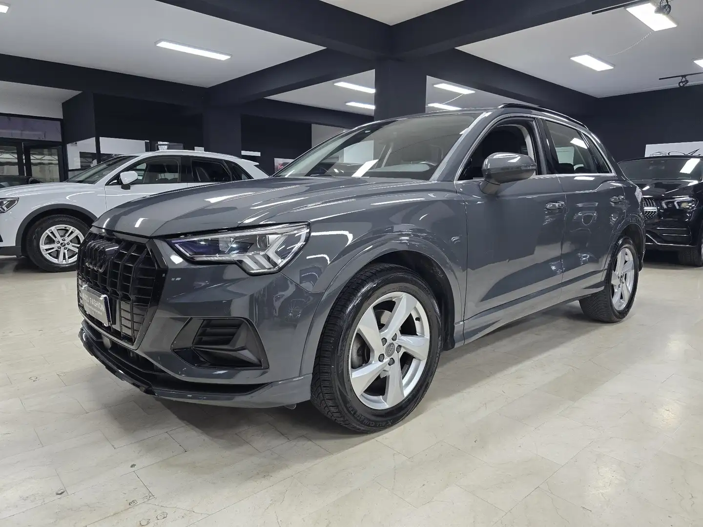 Audi Q3 Q3 35 2.0 tdi Business Advanced s-tronic Gris - 1