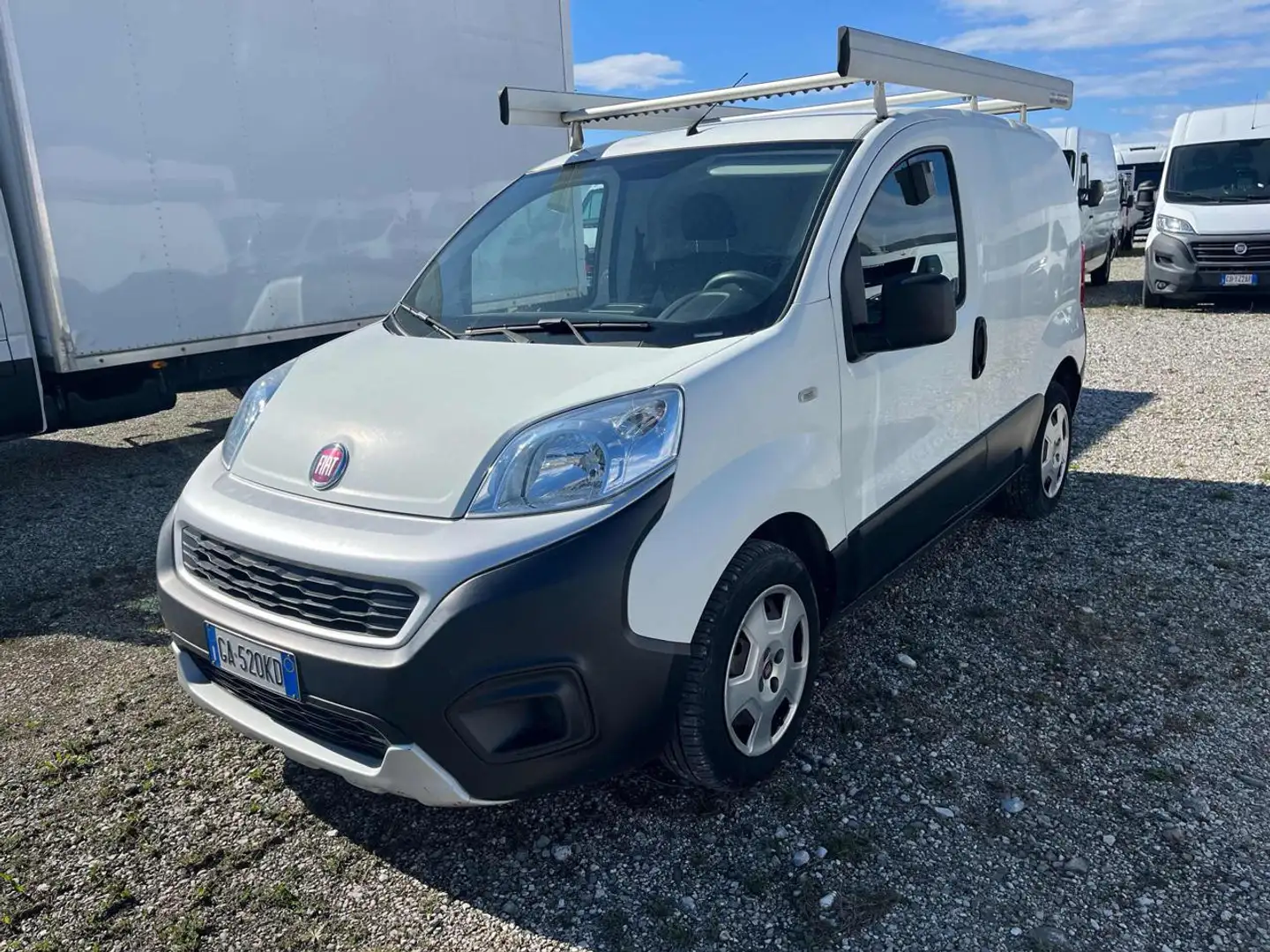 Fiat Fiorino 1.3 MJT 95CV Cargo Adventure Weiß - 2