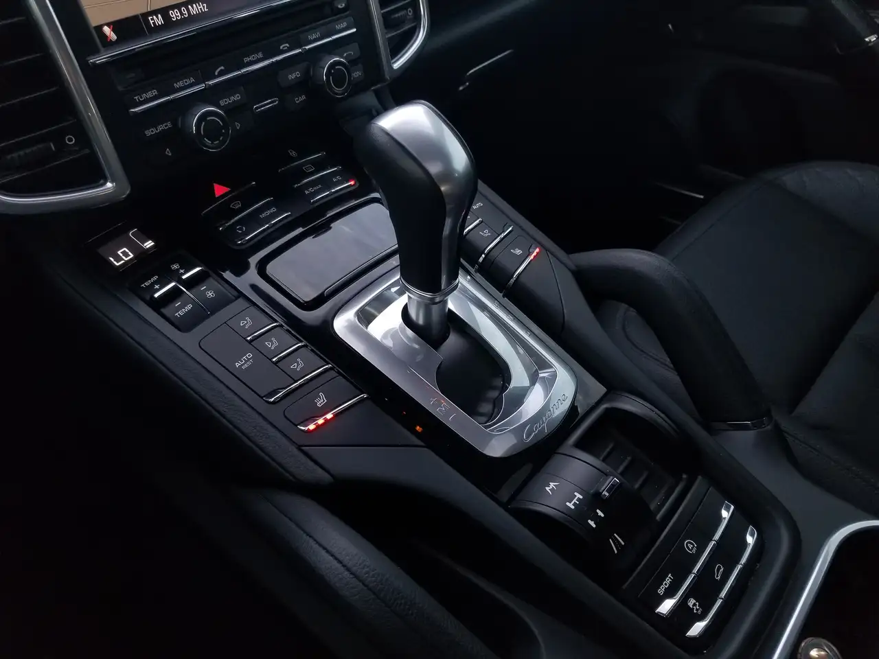 Porsche Cayenne снимка Porsche Cayenne