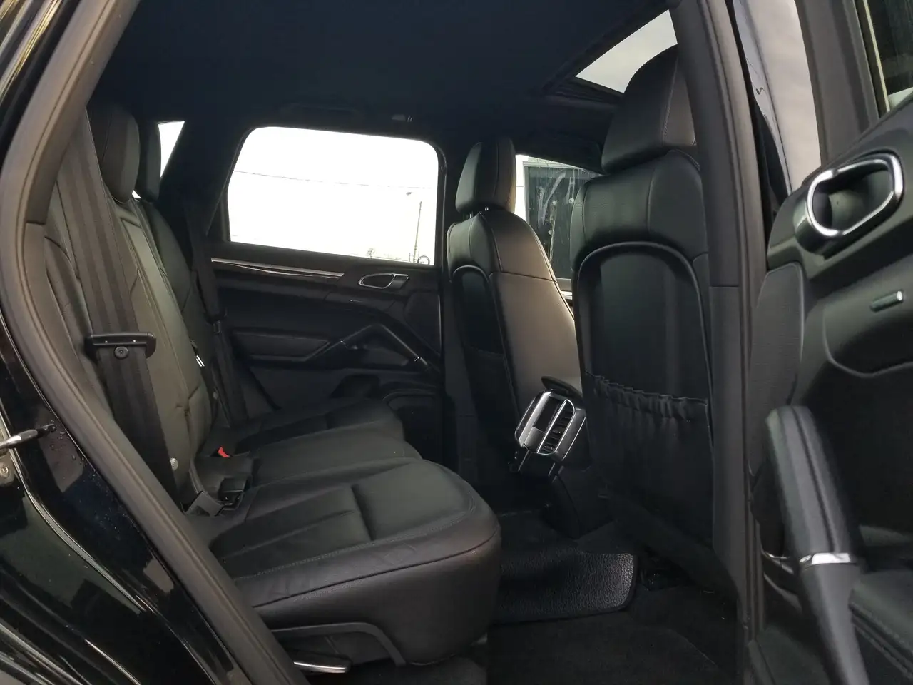 Porsche Cayenne снимка Porsche Cayenne