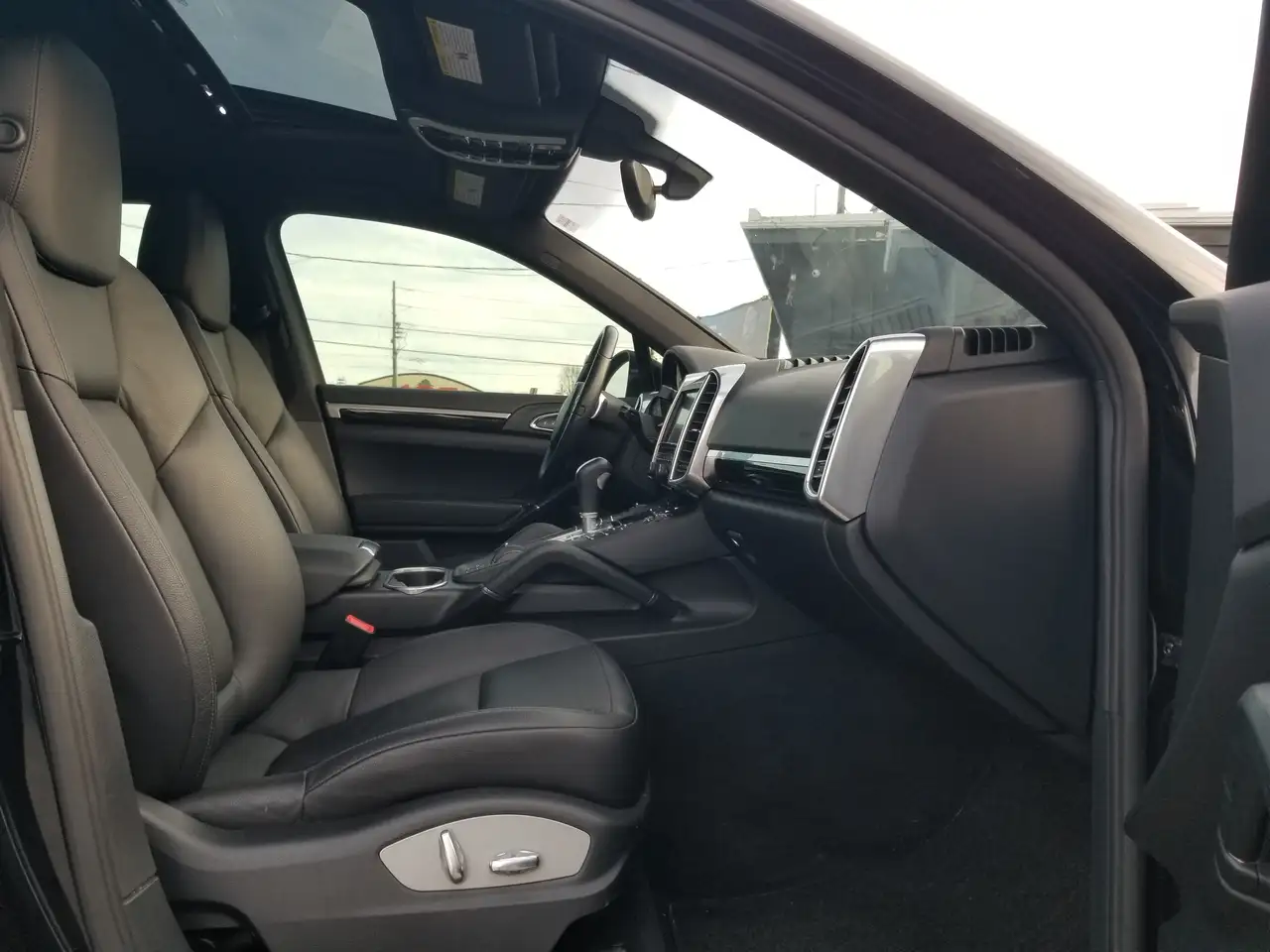 Porsche Cayenne снимка Porsche Cayenne