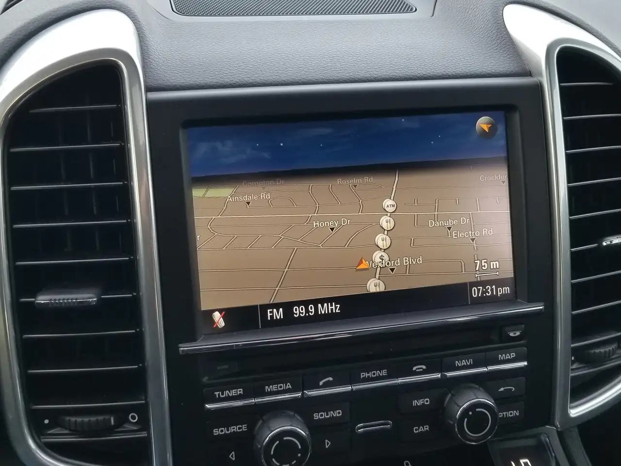 Porsche Cayenne снимка Porsche Cayenne