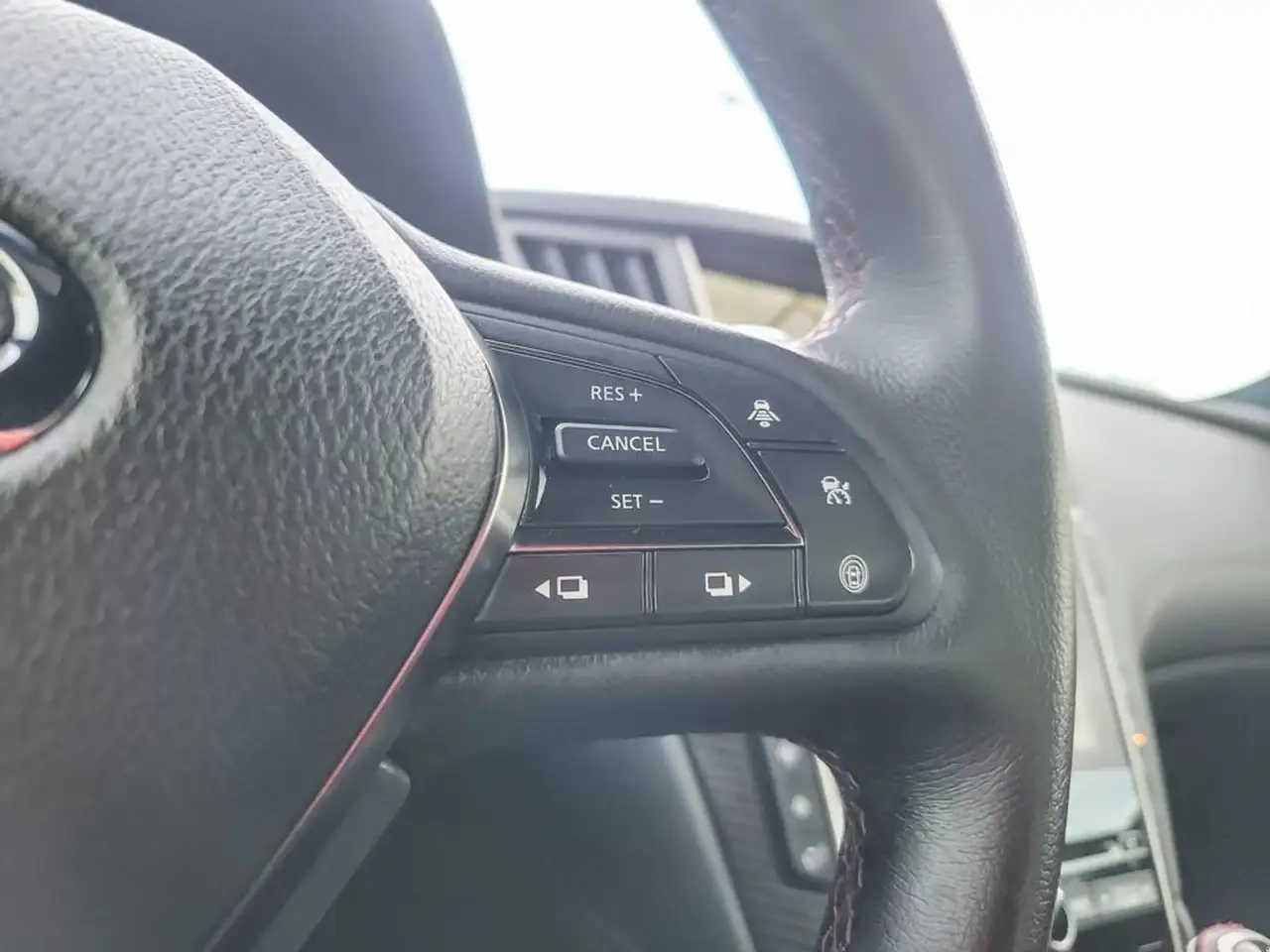 Infiniti Q60 photo Infiniti Q60