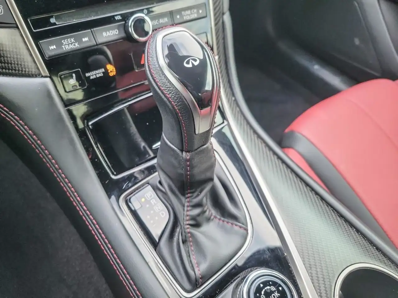 Infiniti Q60 photo Infiniti Q60