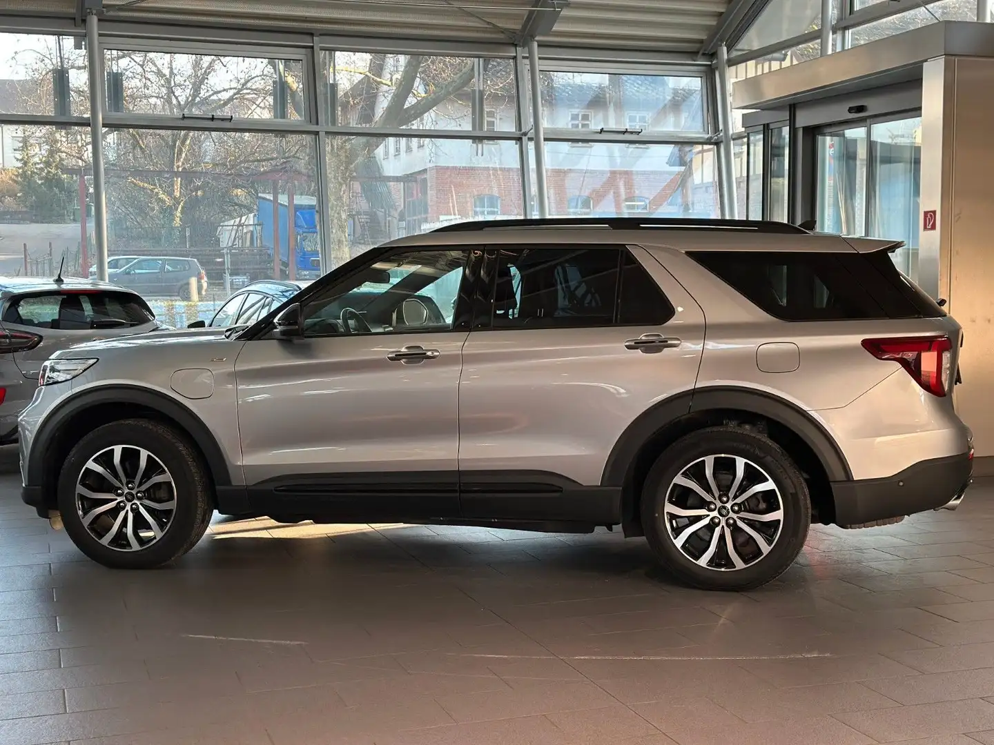 Ford Explorer ST-Line PHEV V6 3.0 4x4 #AHK #PANORAMA Silber - 2