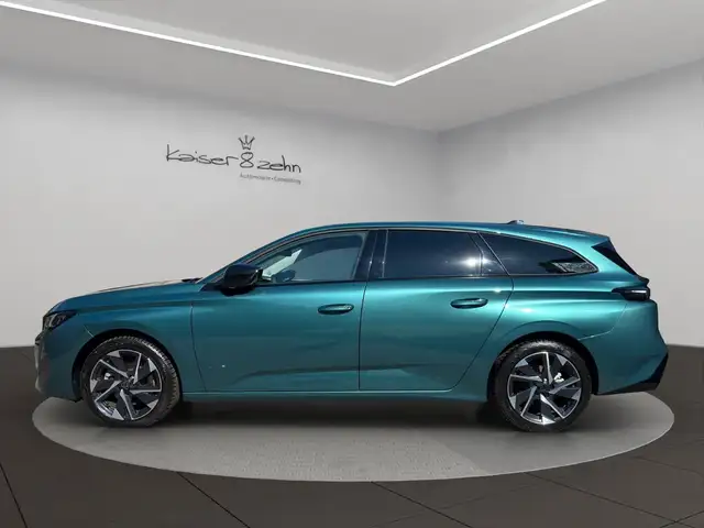 Peugeot 308 view 2