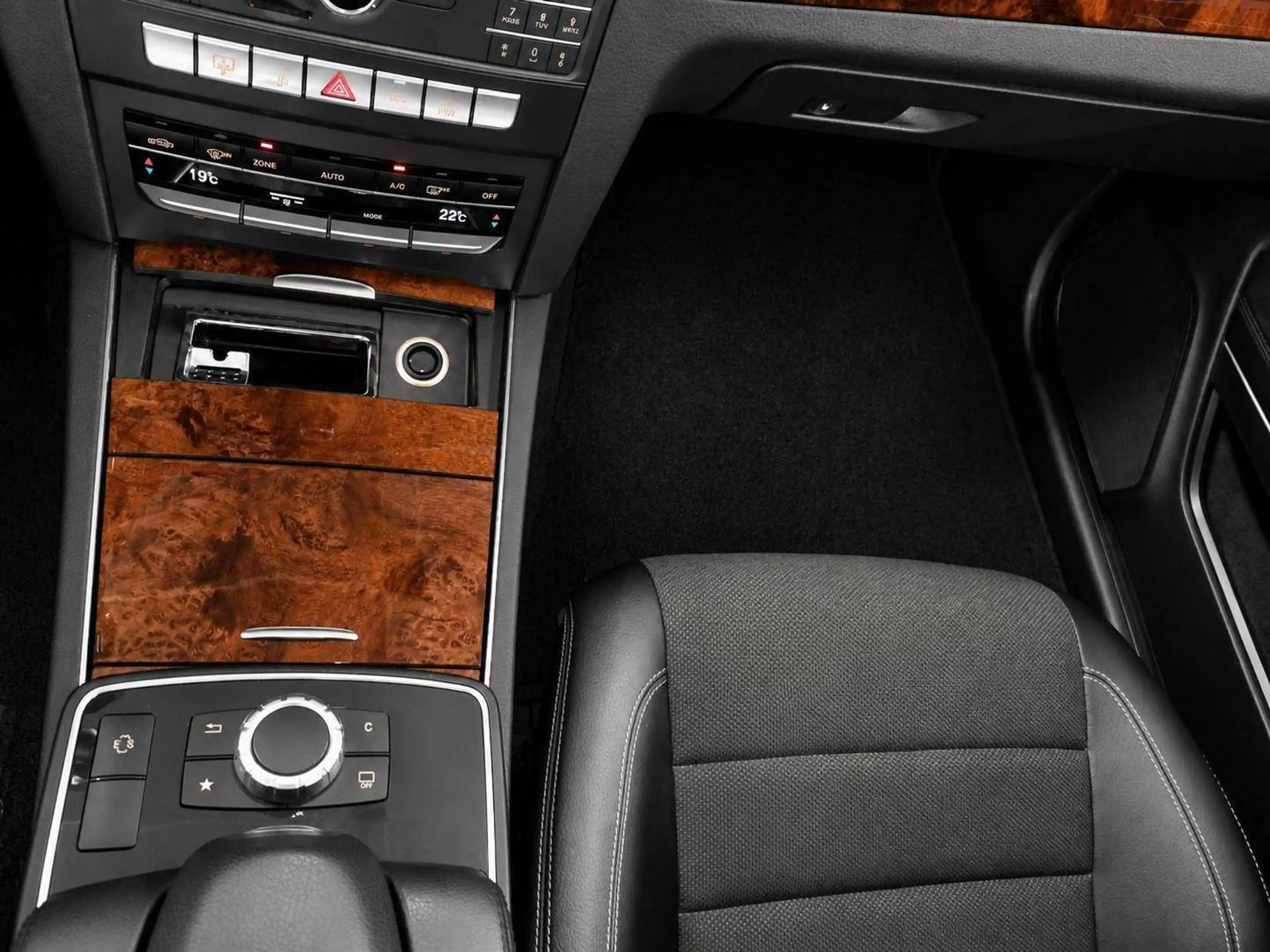 Mercedes-Benz E 350 E 350 Coupe BlueTEC/d*LED+Pano+SHgpfl+TMP+Kamera — photo 13