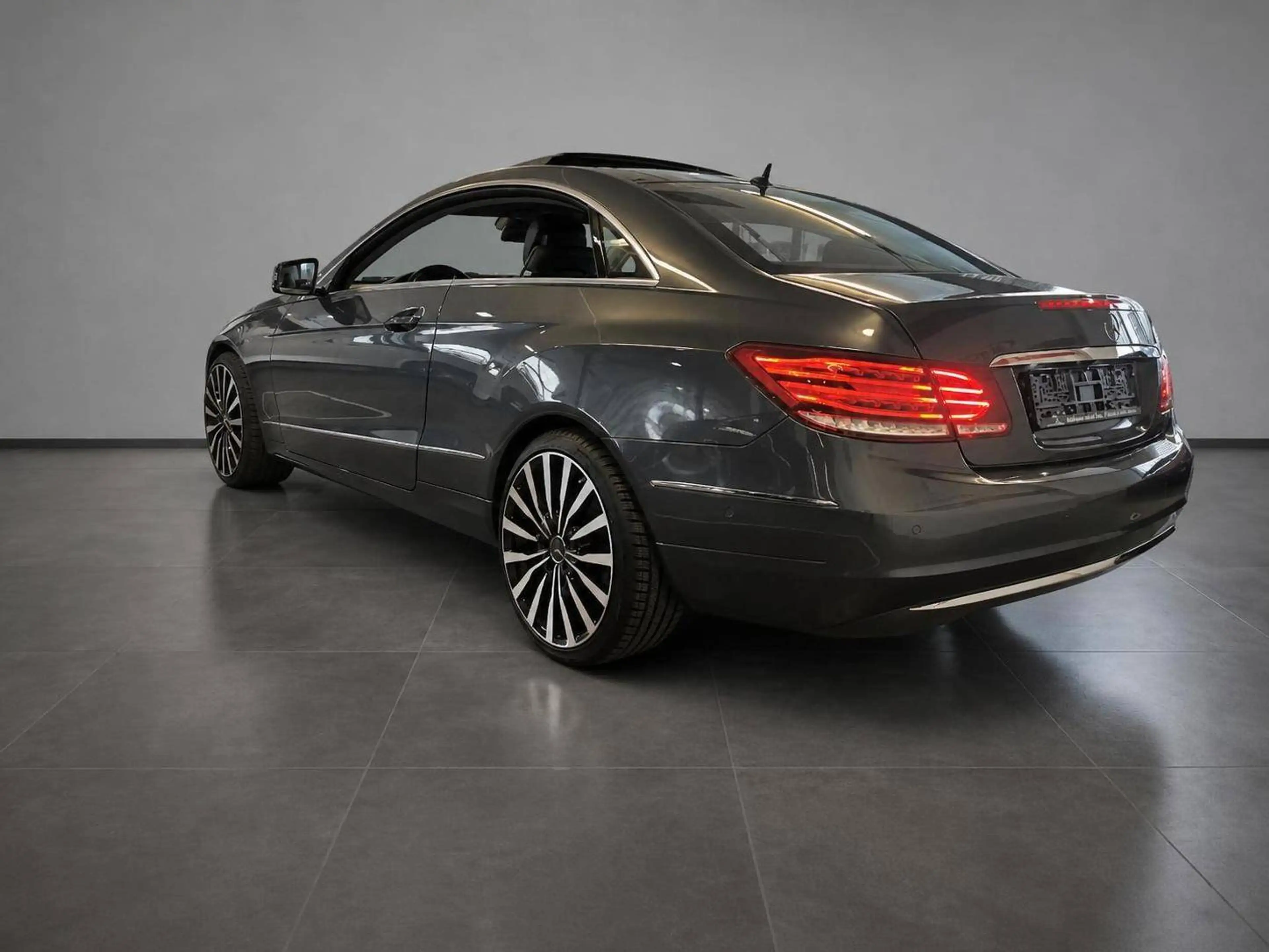 Mercedes-Benz E 350 E 350 Coupe BlueTEC/d*LED+Pano+SHgpfl+TMP+Kamera — photo 4