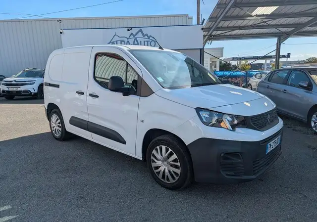 Peugeot Partner 1.5 hdi 130 eat8, attelage, camera