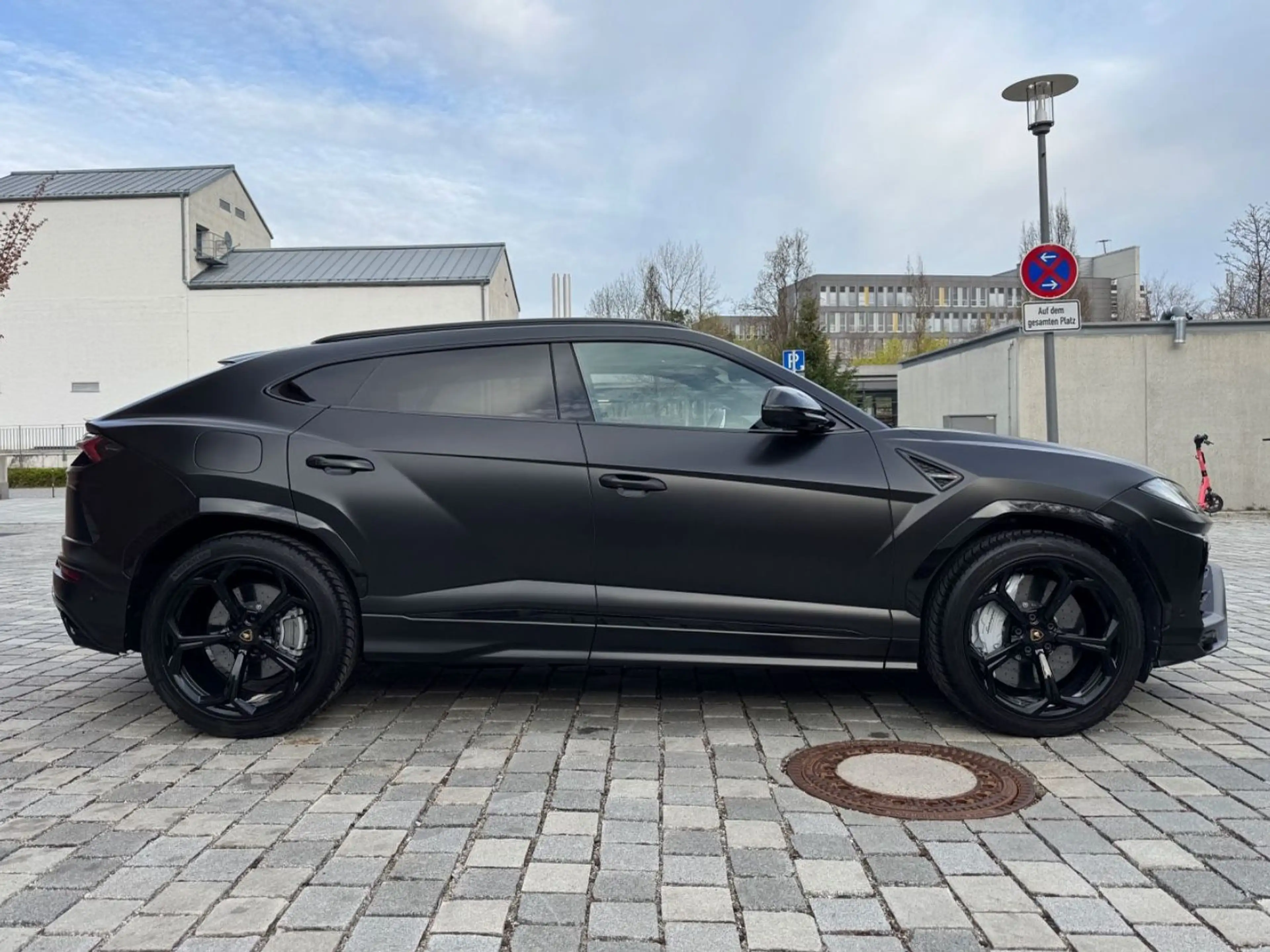 Lamborghini Urus /Carbon/B&O/StandHzg/Pano/Massage — photo 2