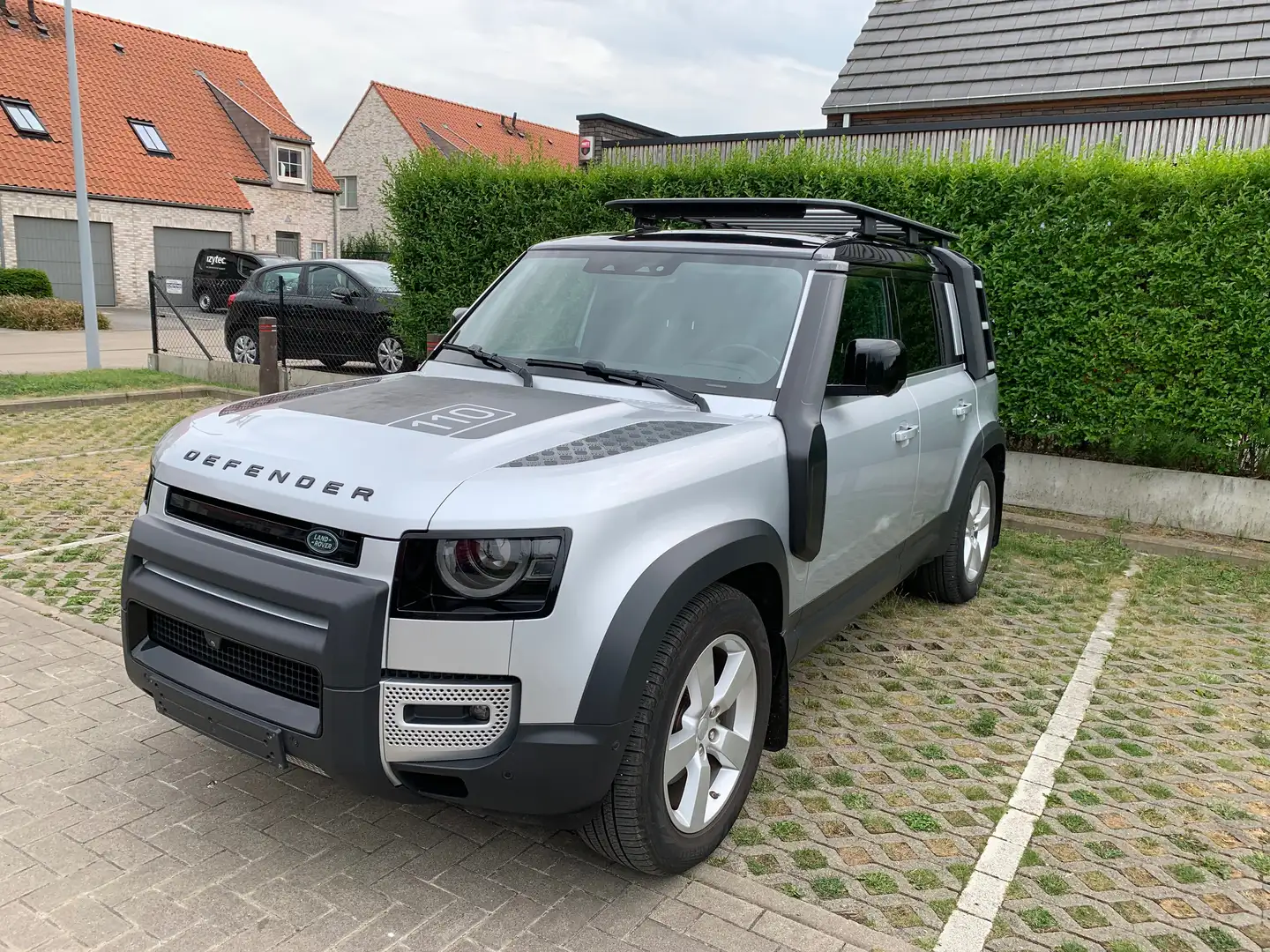Land Rover Defender 110 2.0 Turbo D240 - explorer pack ! Grijs - 1