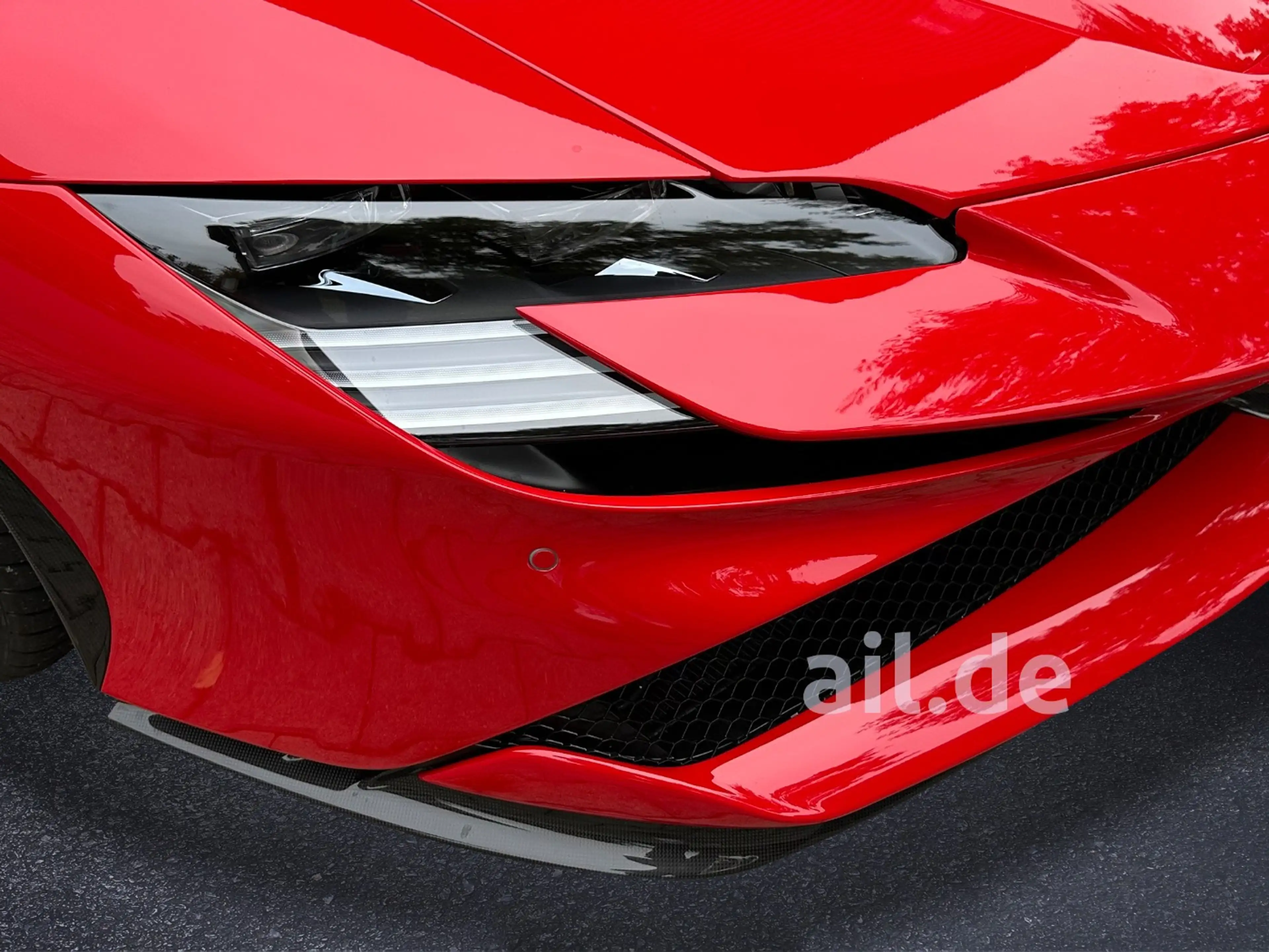 Ferrari SF90 Spider Carbon Racing Seats — photo 7