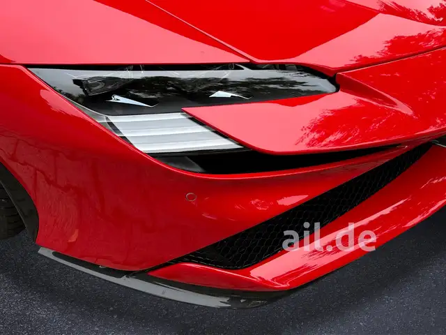 Ferrari SF90 Stradale view 7