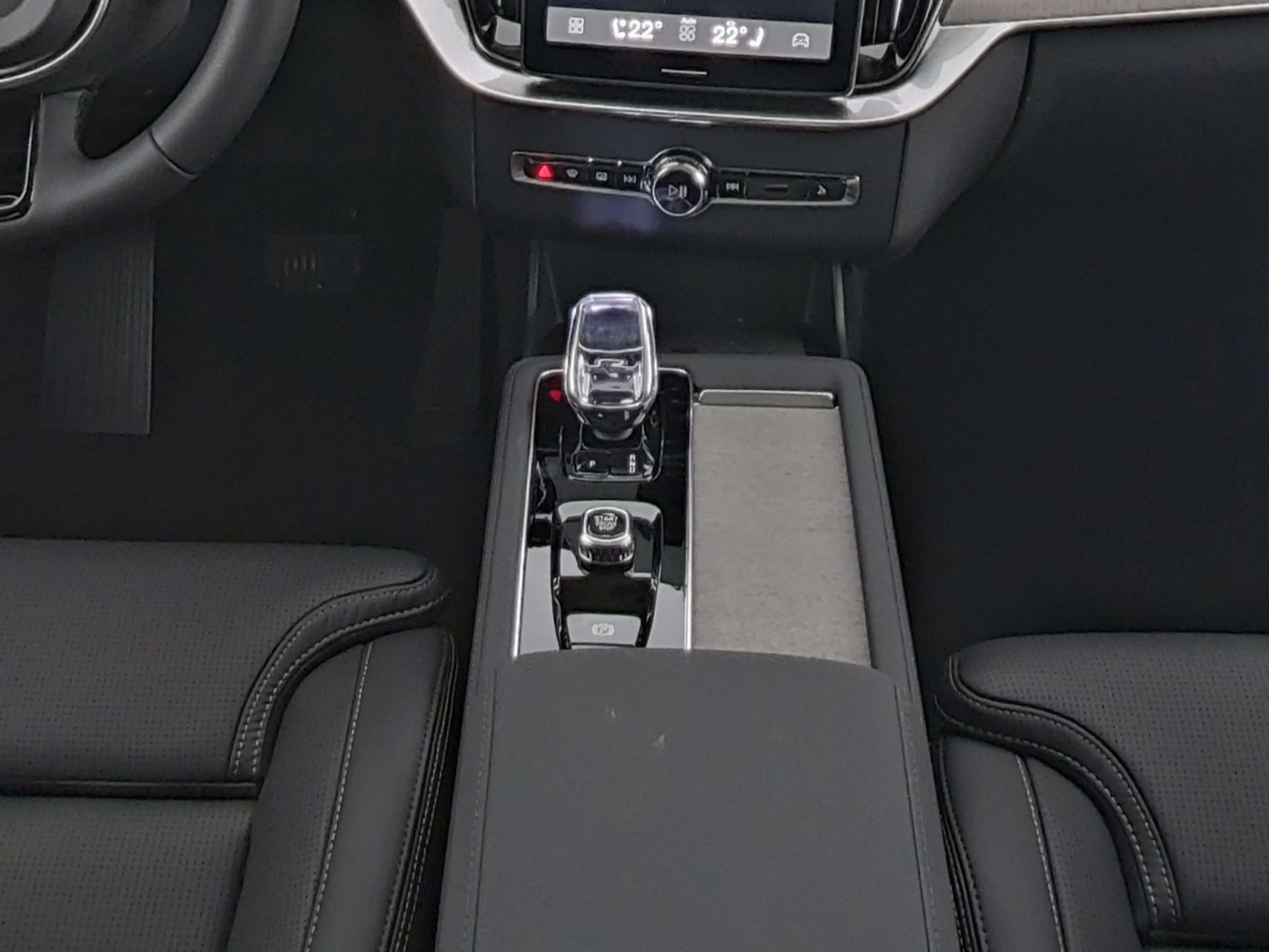 Volvo XC90 T8 AWD Ultra Bright !!B&W+MASSAGE+LUFTFW!! — photo 7