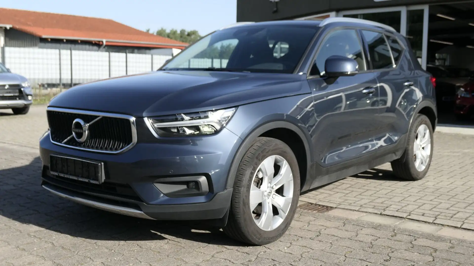 Volvo XC40 Momentum Pro PDC/el.Heckklappe/LED/1 Hand Blau - 1
