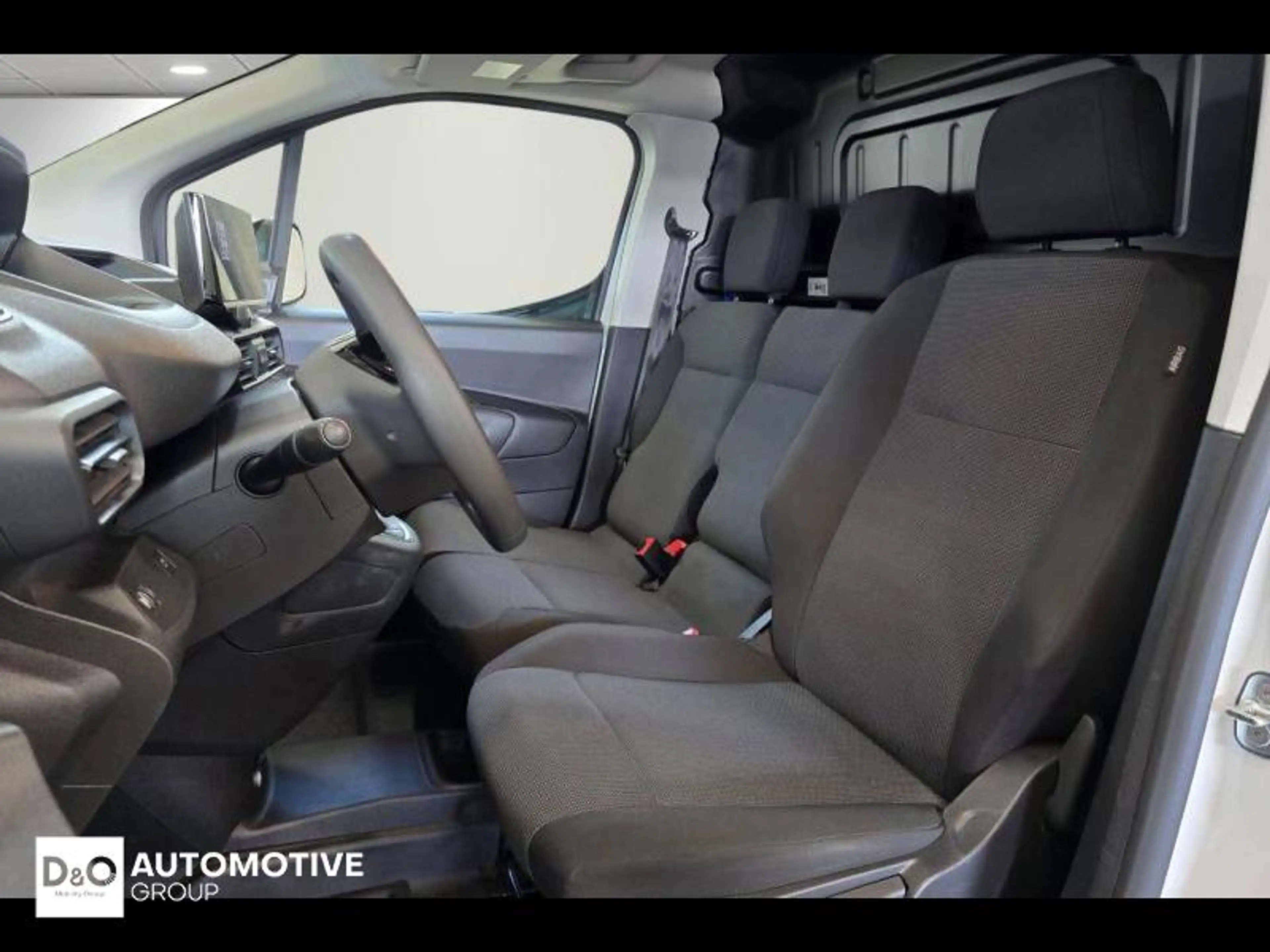 Peugeot Partner long heavy camera gps 3-zit — photo 9
