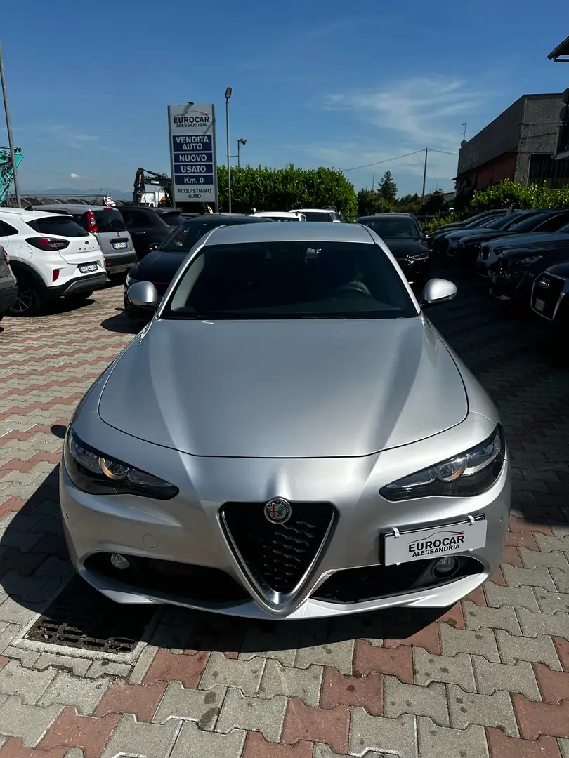 Alfa Romeo Giulia 2.2 t Super 180cv auto Gris - 2
