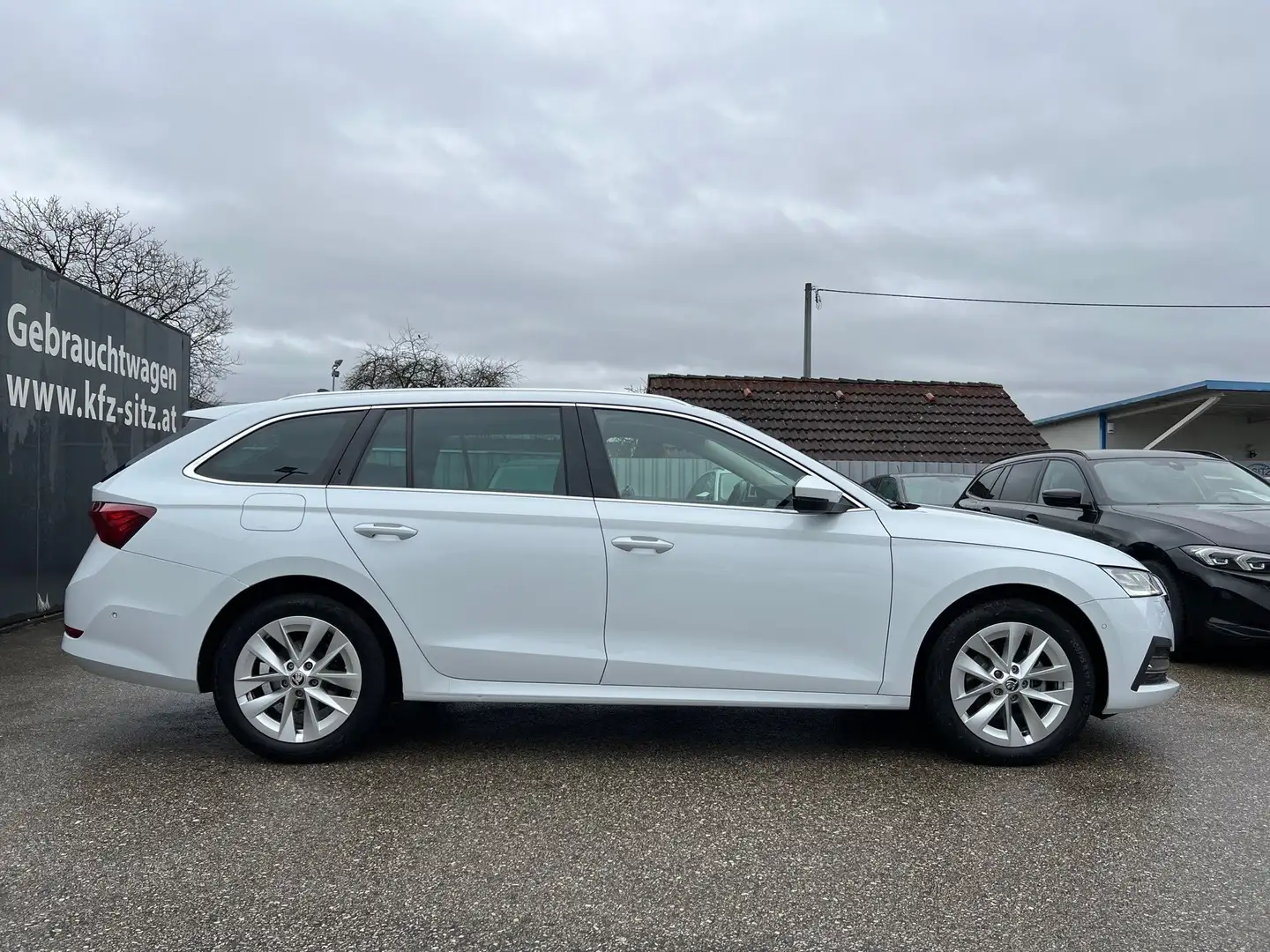 Skoda Octavia Combi 2,0 TDI Style DSG | €45.000 Weiß - 2