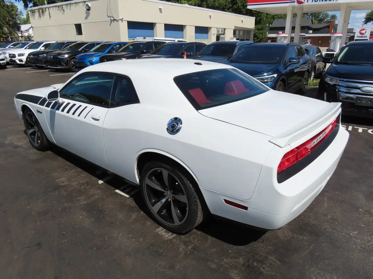 Dodge Challenger снимка Dodge Challenger