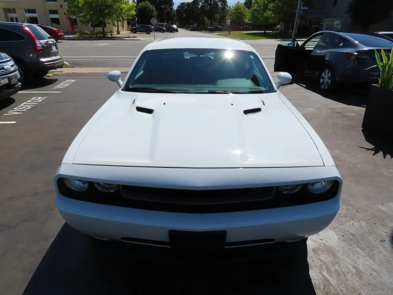 Dodge Challenger снимка Dodge Challenger