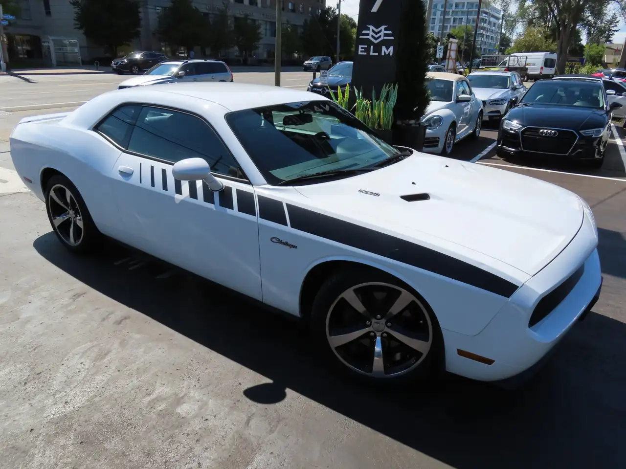 Dodge Challenger снимка Dodge Challenger